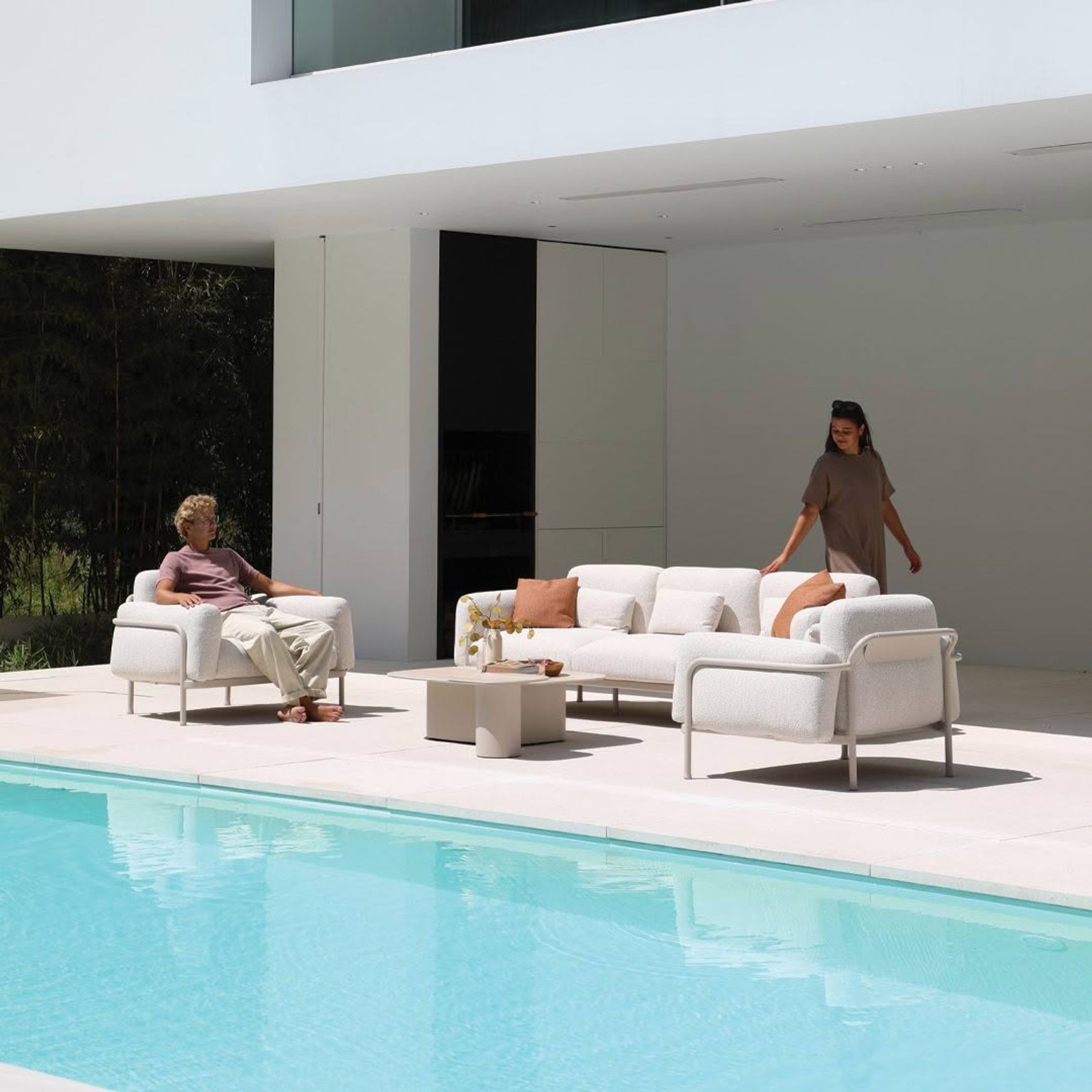 Coral 1 Seater - Mocha Frame
