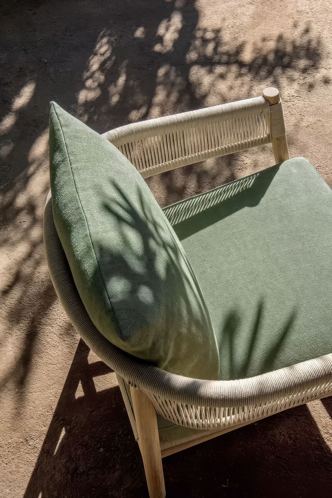 ETHIMO KILT Lounge Armchair