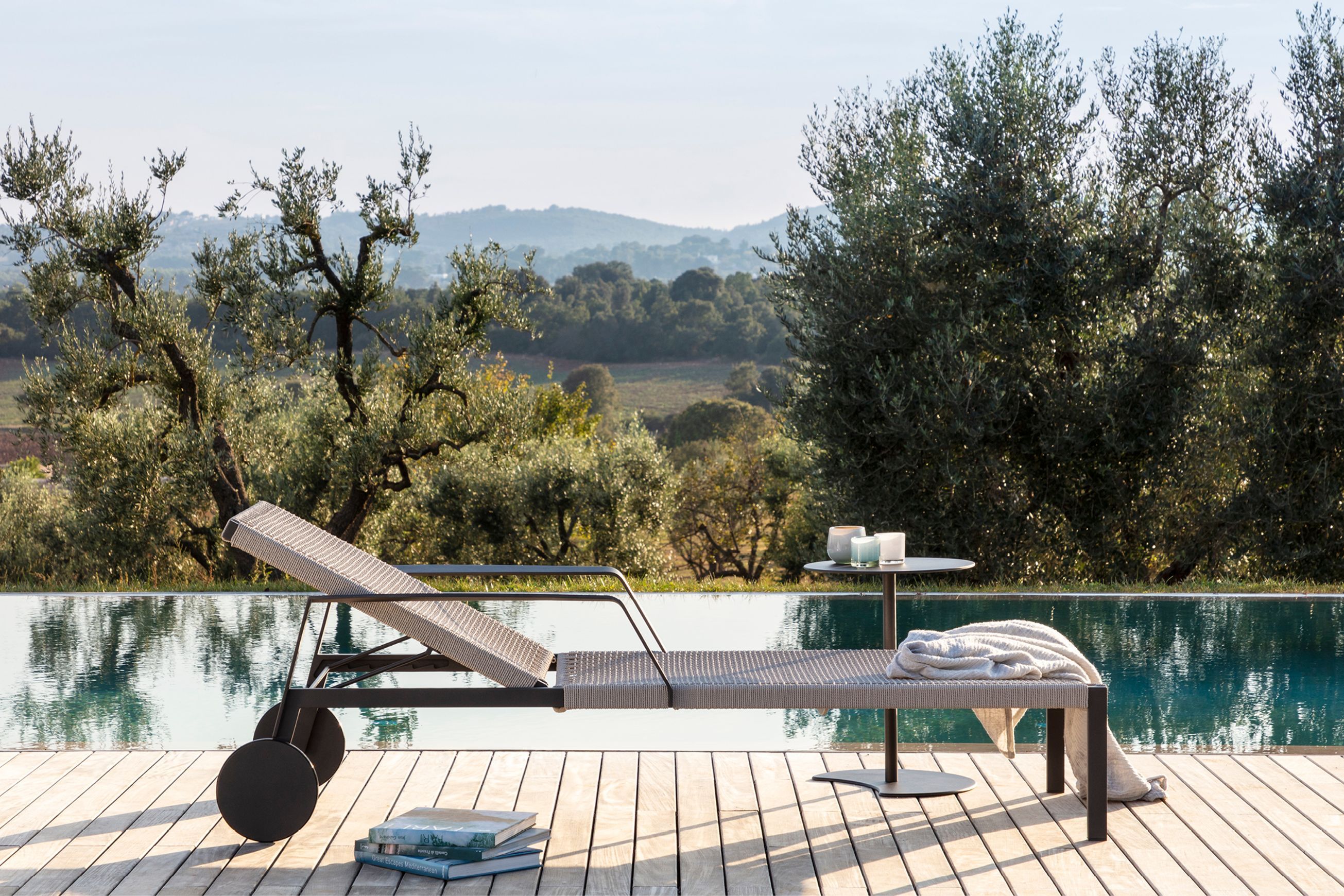 Nodi outdoor sunlounger by Tribu