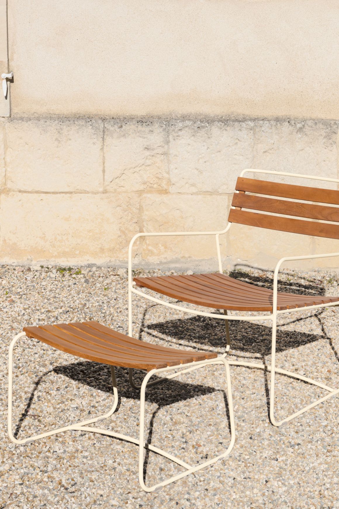 Surprising Low Armchair - Teak