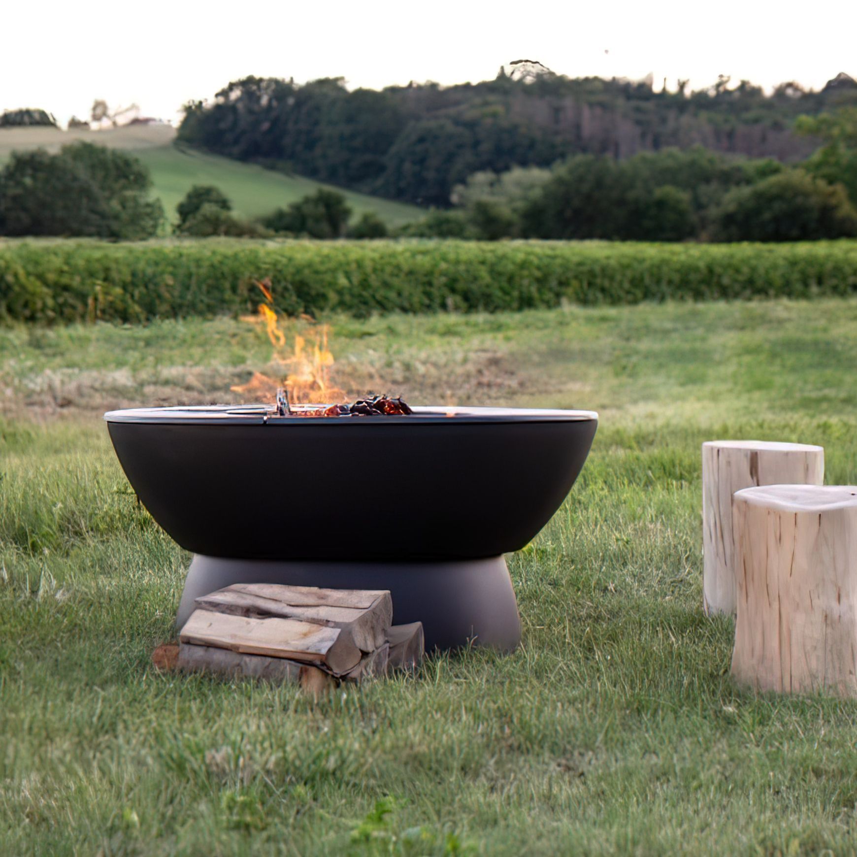 Hergóm Meteor Cast Iron Fire Pit