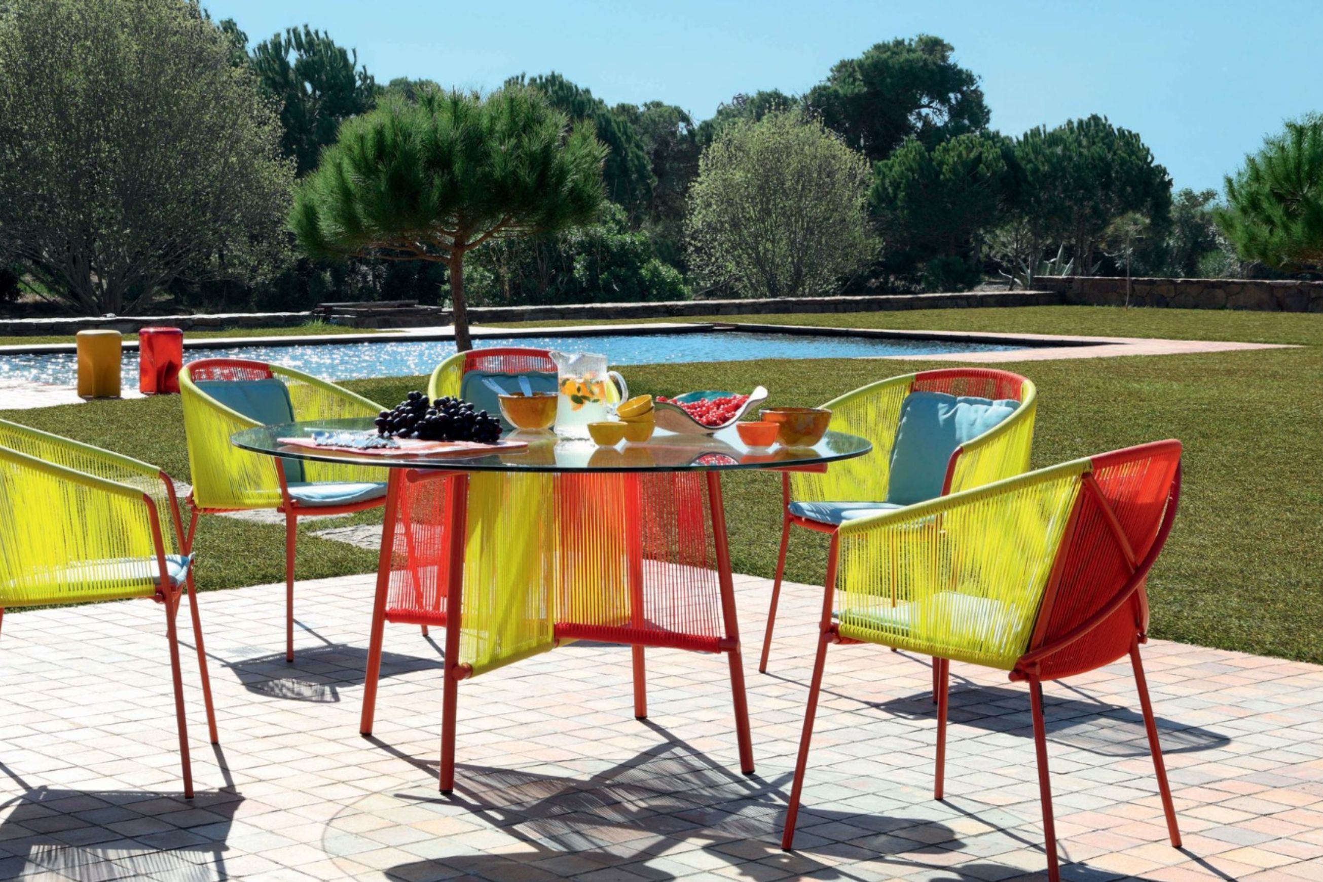 Traveler Outdoor Dining Armchair
