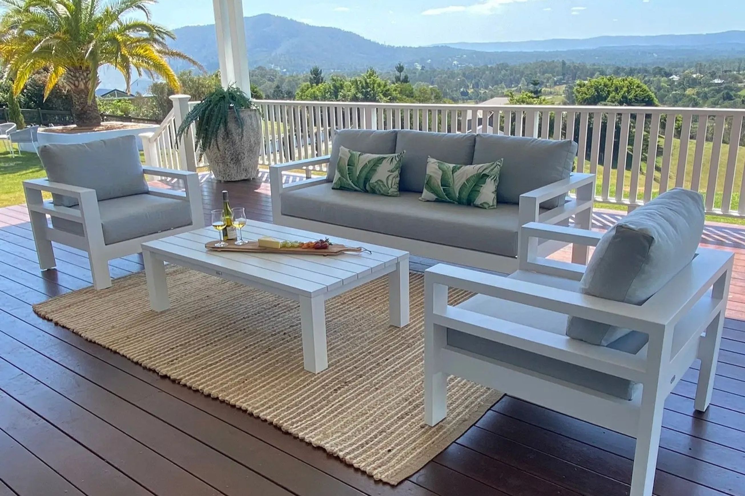 Coast Outdoor Lounge Set | White