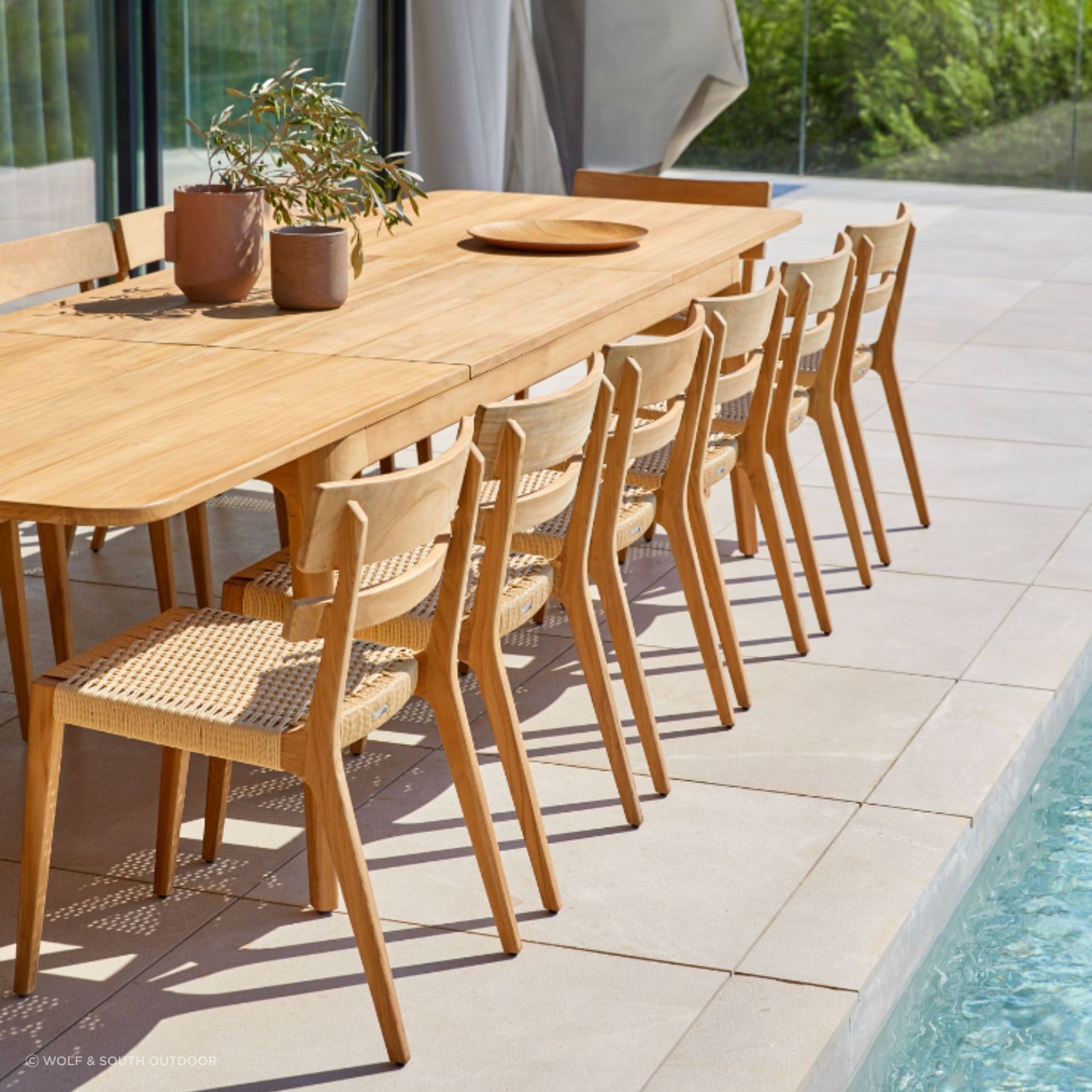 Paralel 250–300cm Extendable Outdoor Dining Table