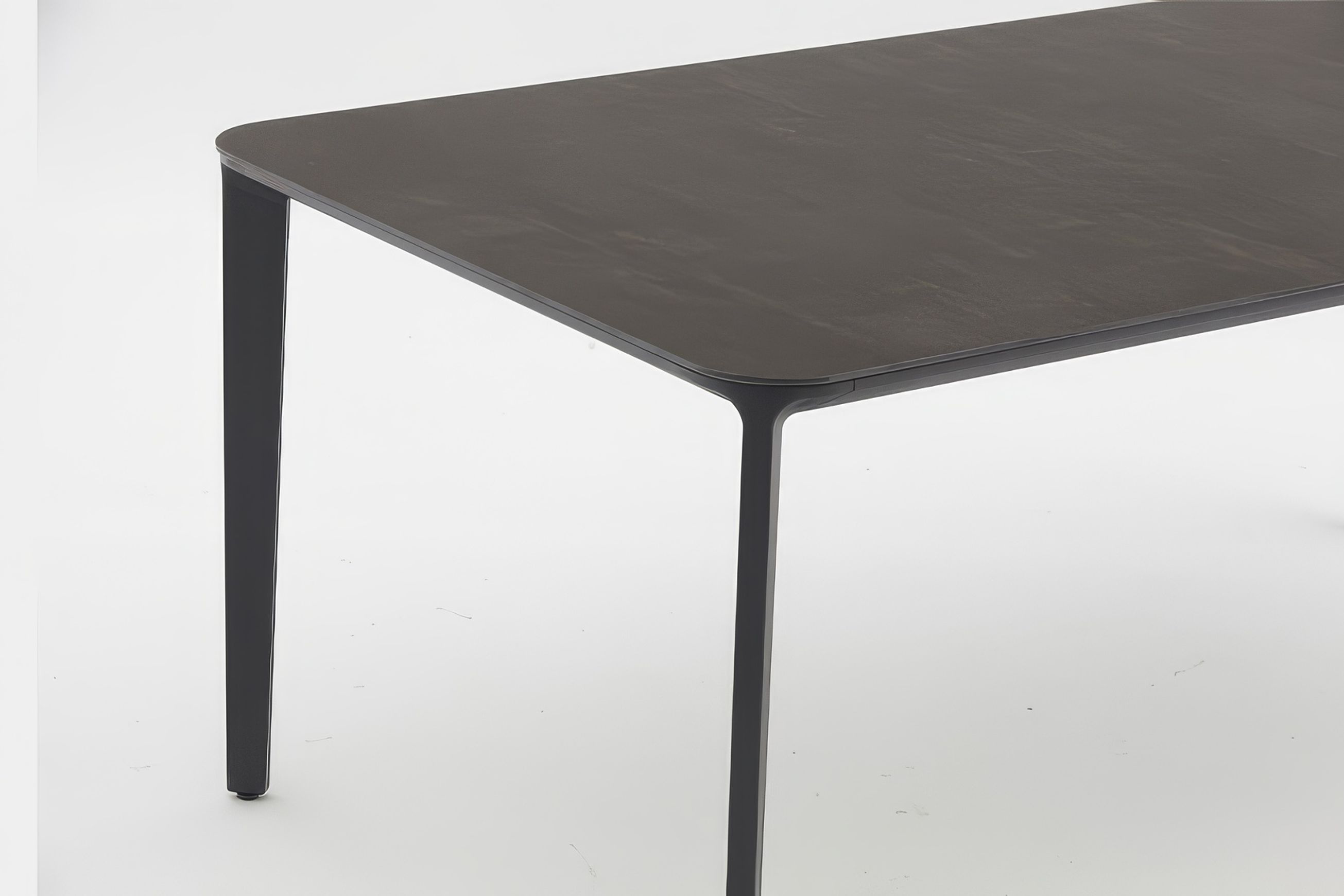 Helsinki Table