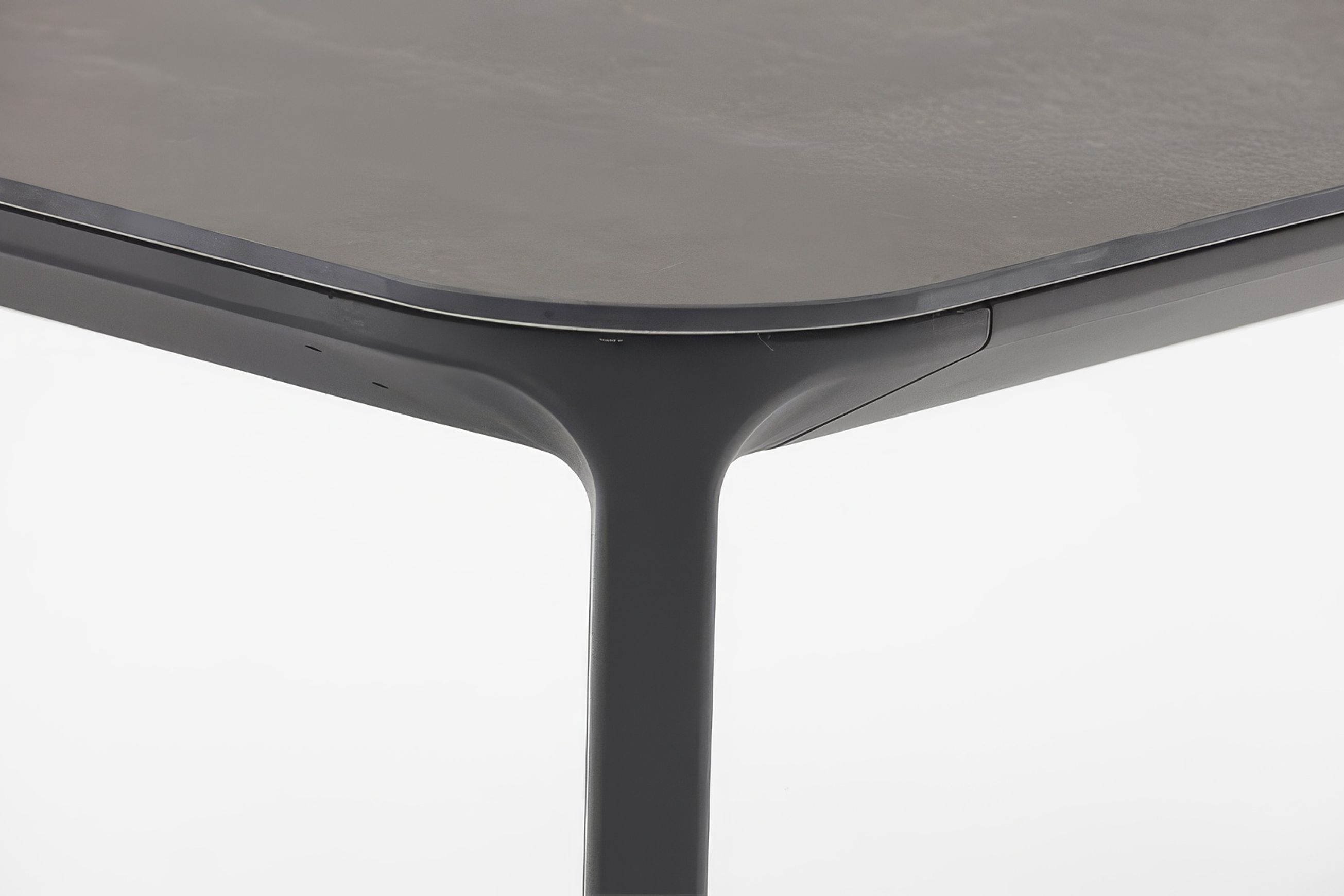 Helsinki Table