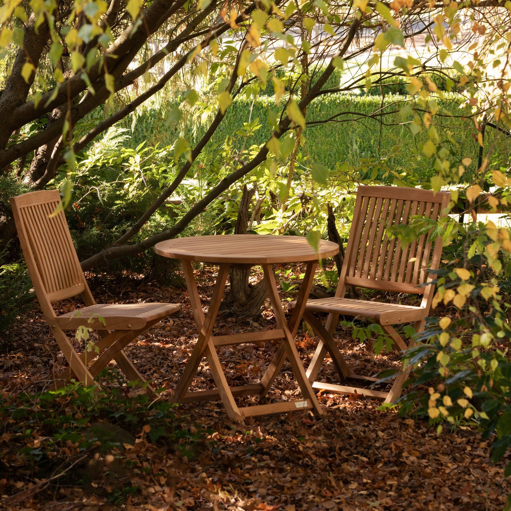 Cumberland Teak Round Table