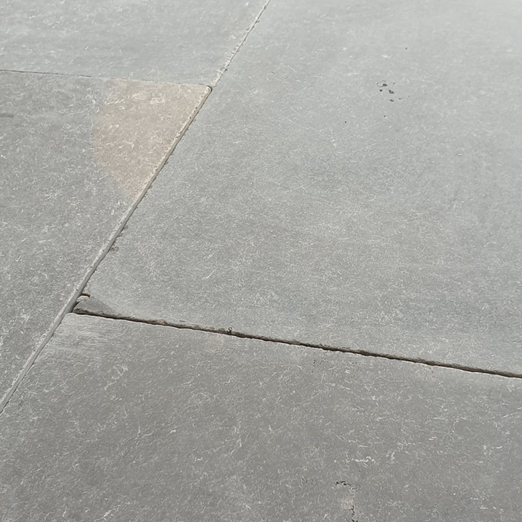 30mm Luxor Grey Limestone Pavers
