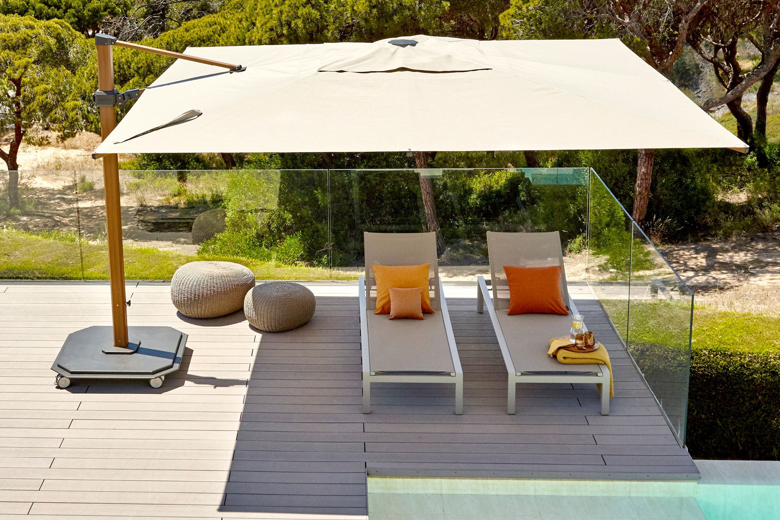 Lux 401 Outdoor Umbrella
