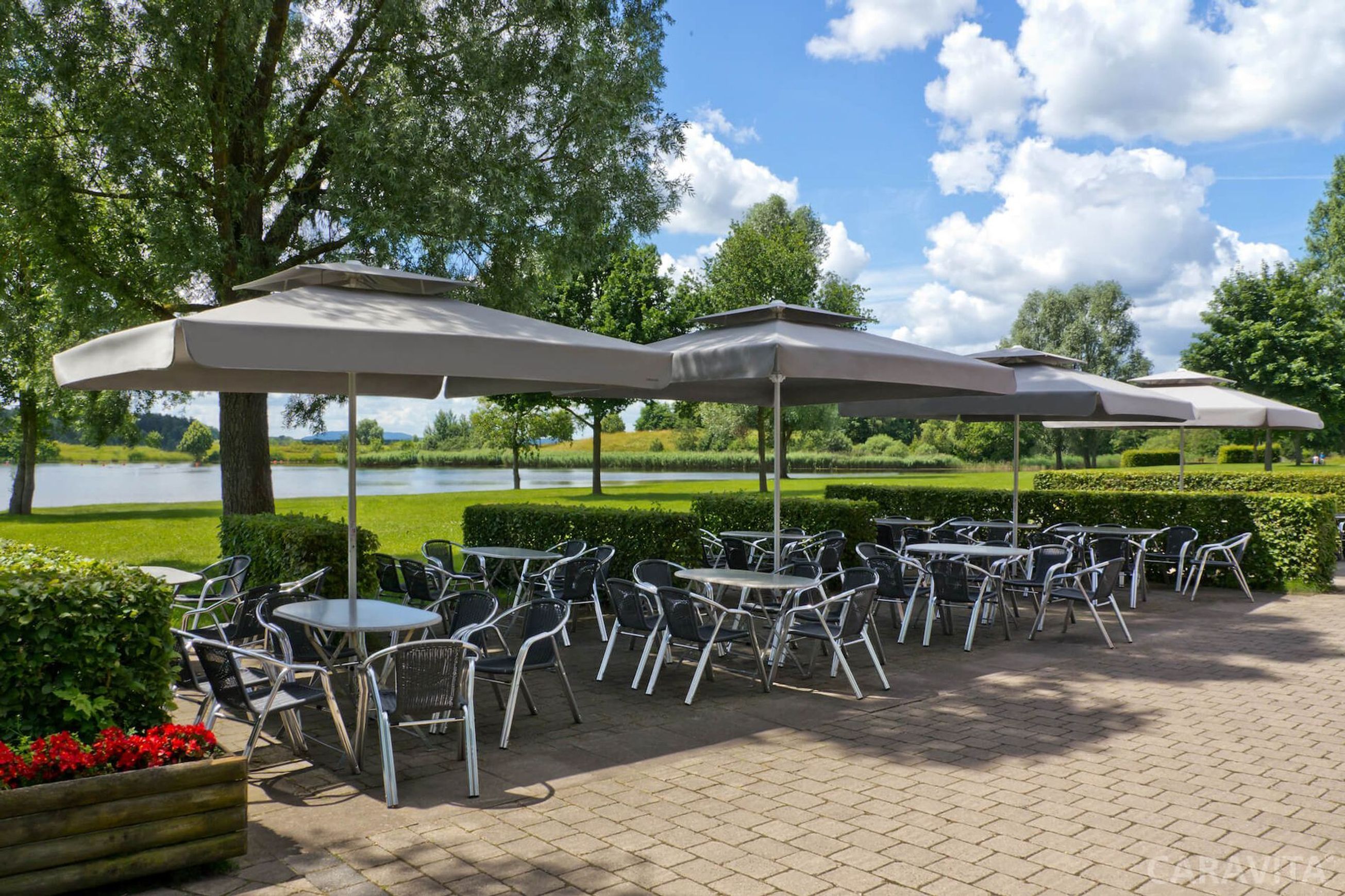 Samara Patio Umbrella | Caravita