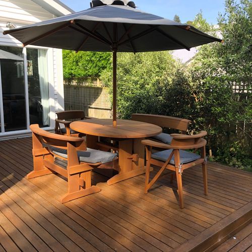 Oval Table Suite 1600