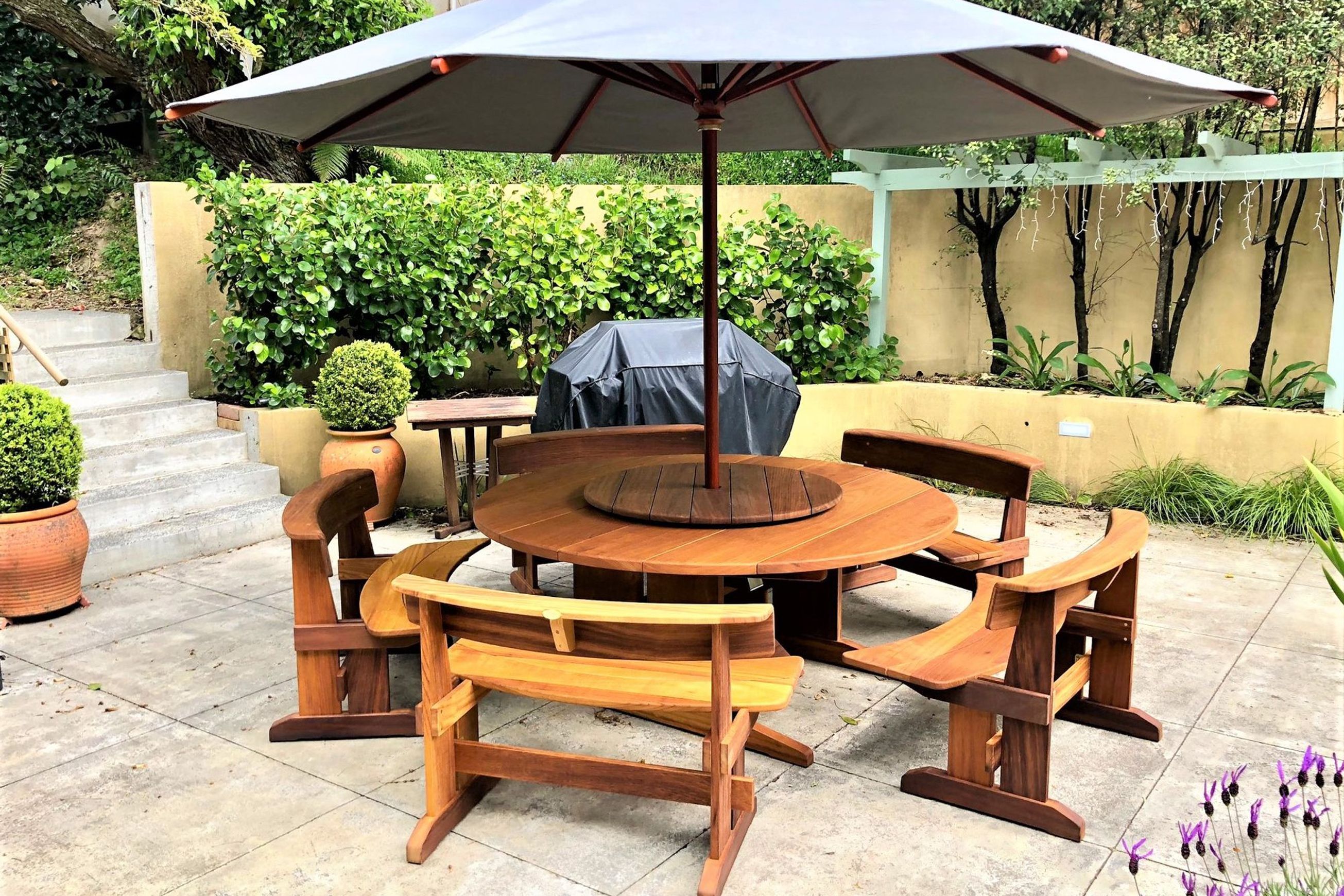 Round Table Suite 1800