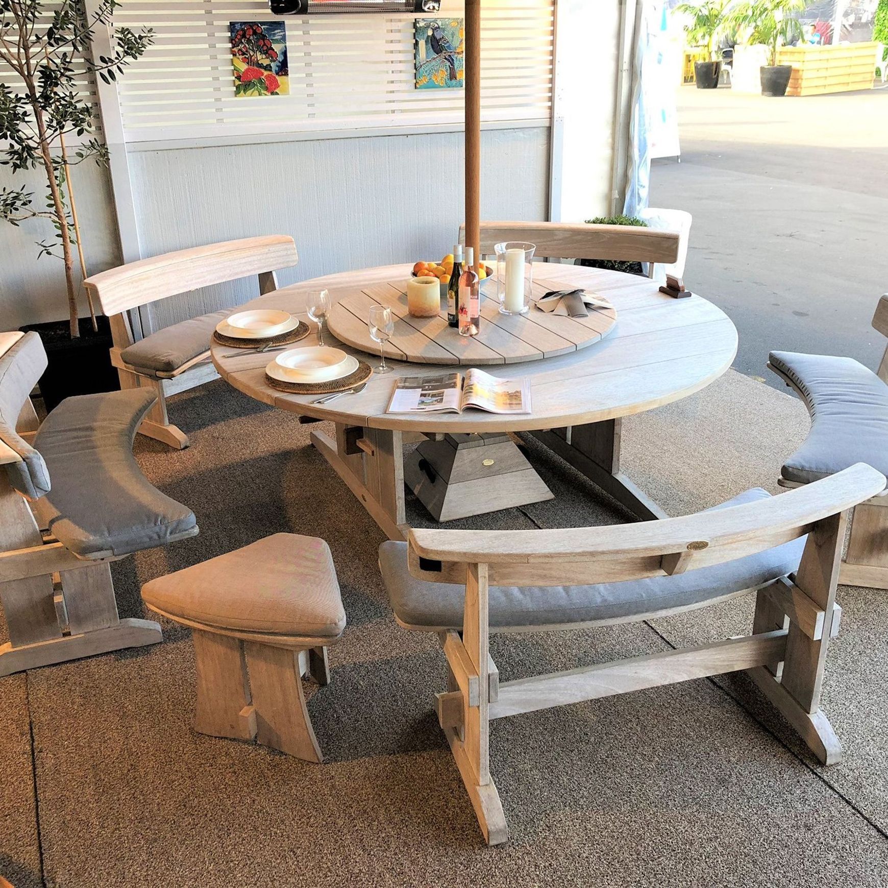 Round Table Suite 2000