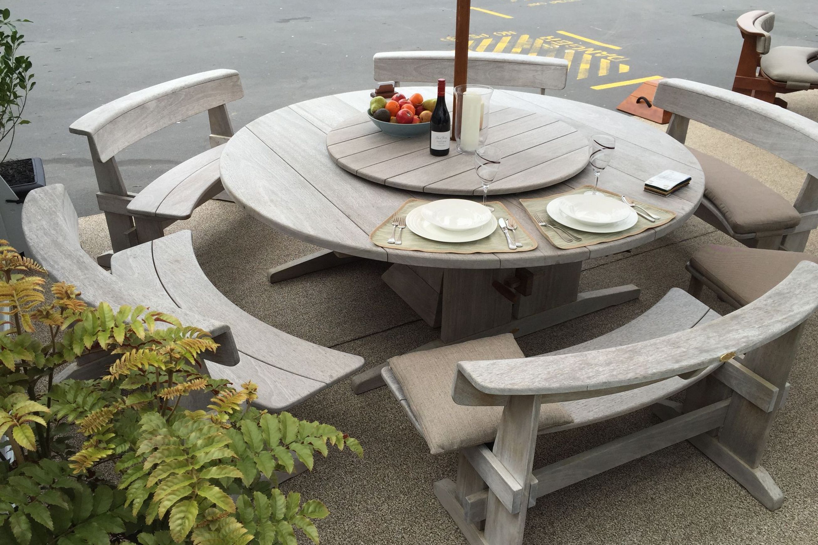 Round Table Suite 2000