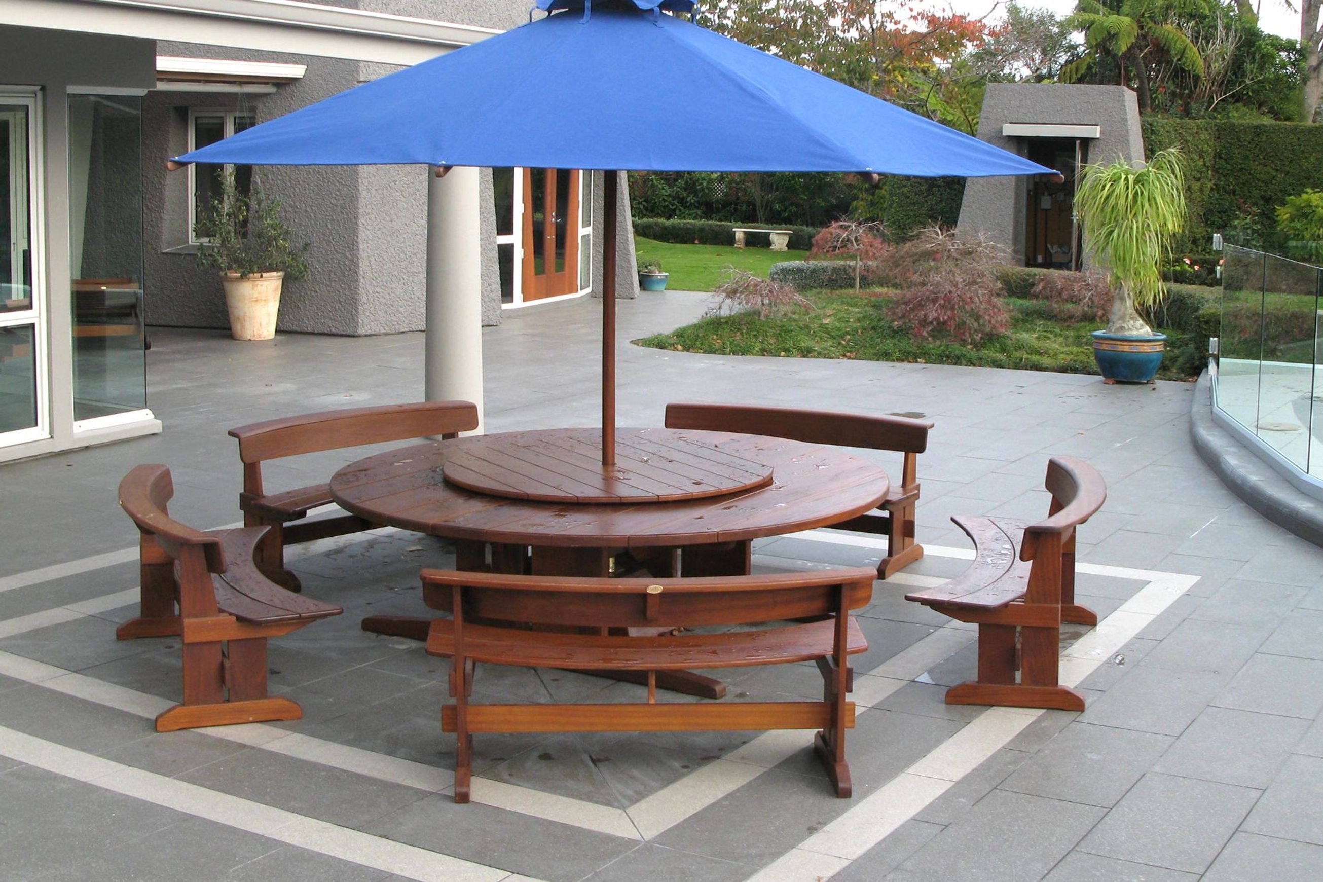 Round Table Suite 2100