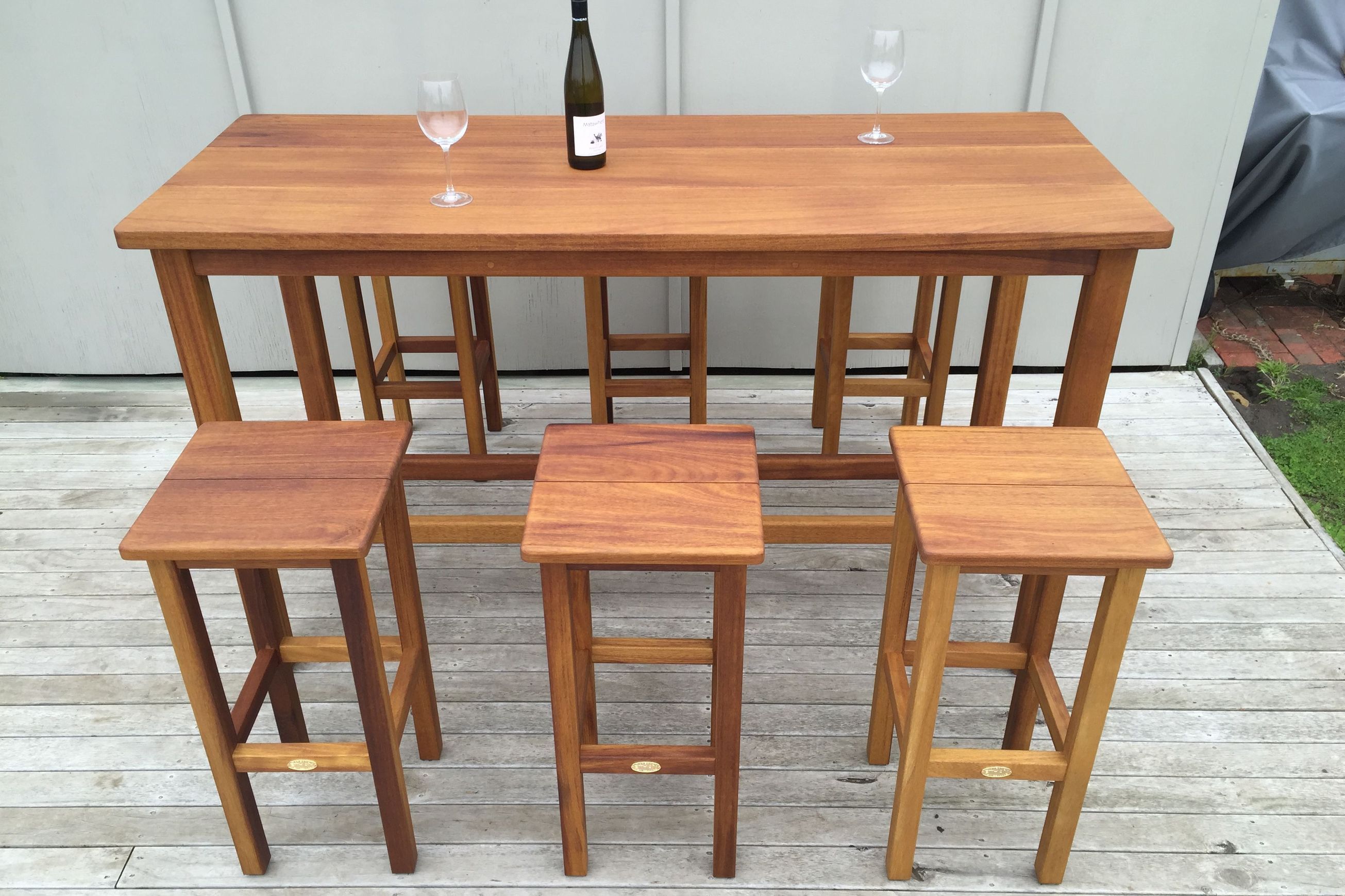 Outdoor Bar Leaner & Stools