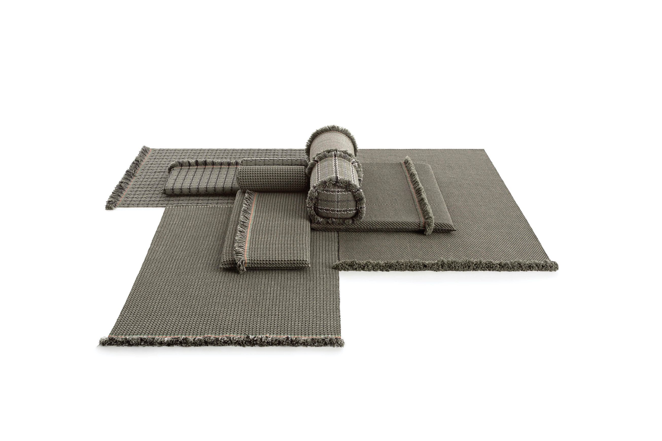 Diagonal Indoor|Outdoor Rug by Patricia Urquiola 