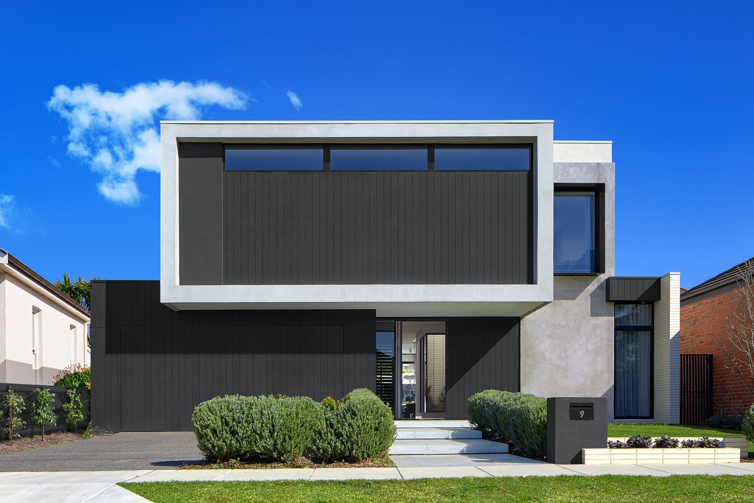 Dulux Weathershield Colourguard Low Sheen