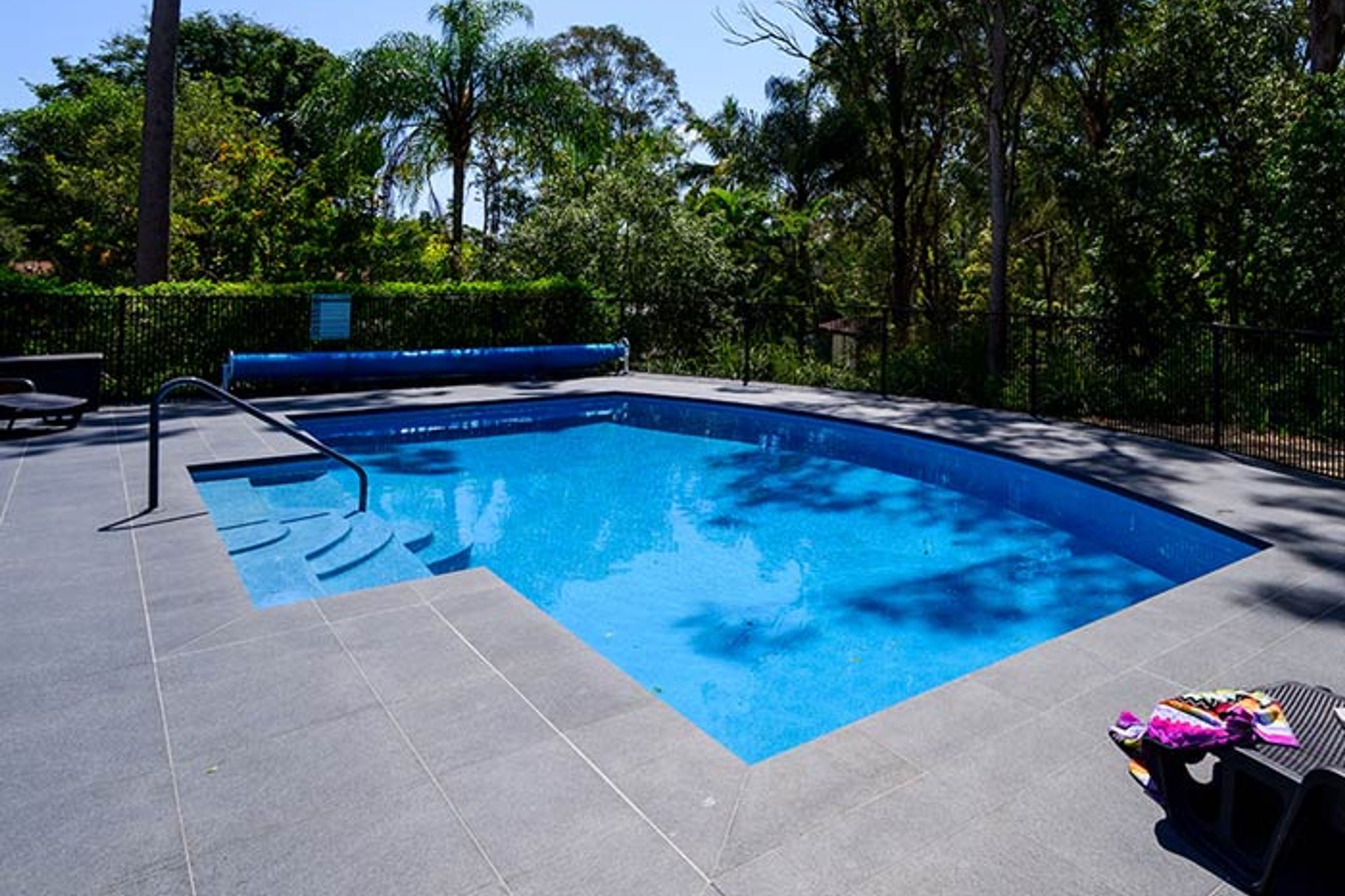 CMP Porcelain Obsidian Tile