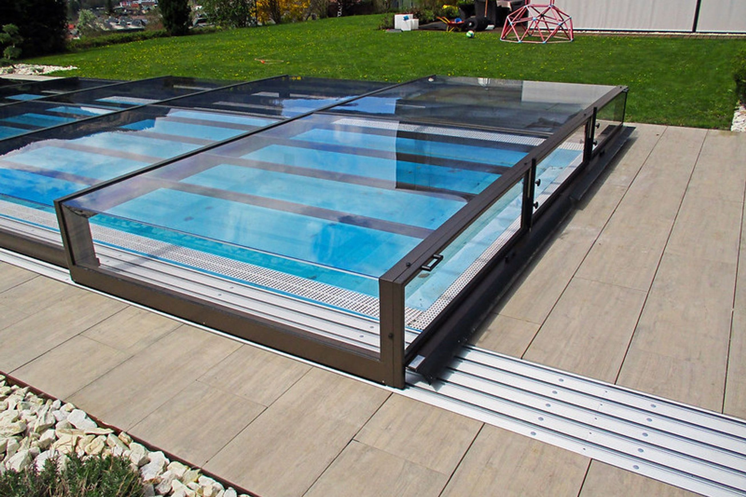 Terra R Pool Enclosure