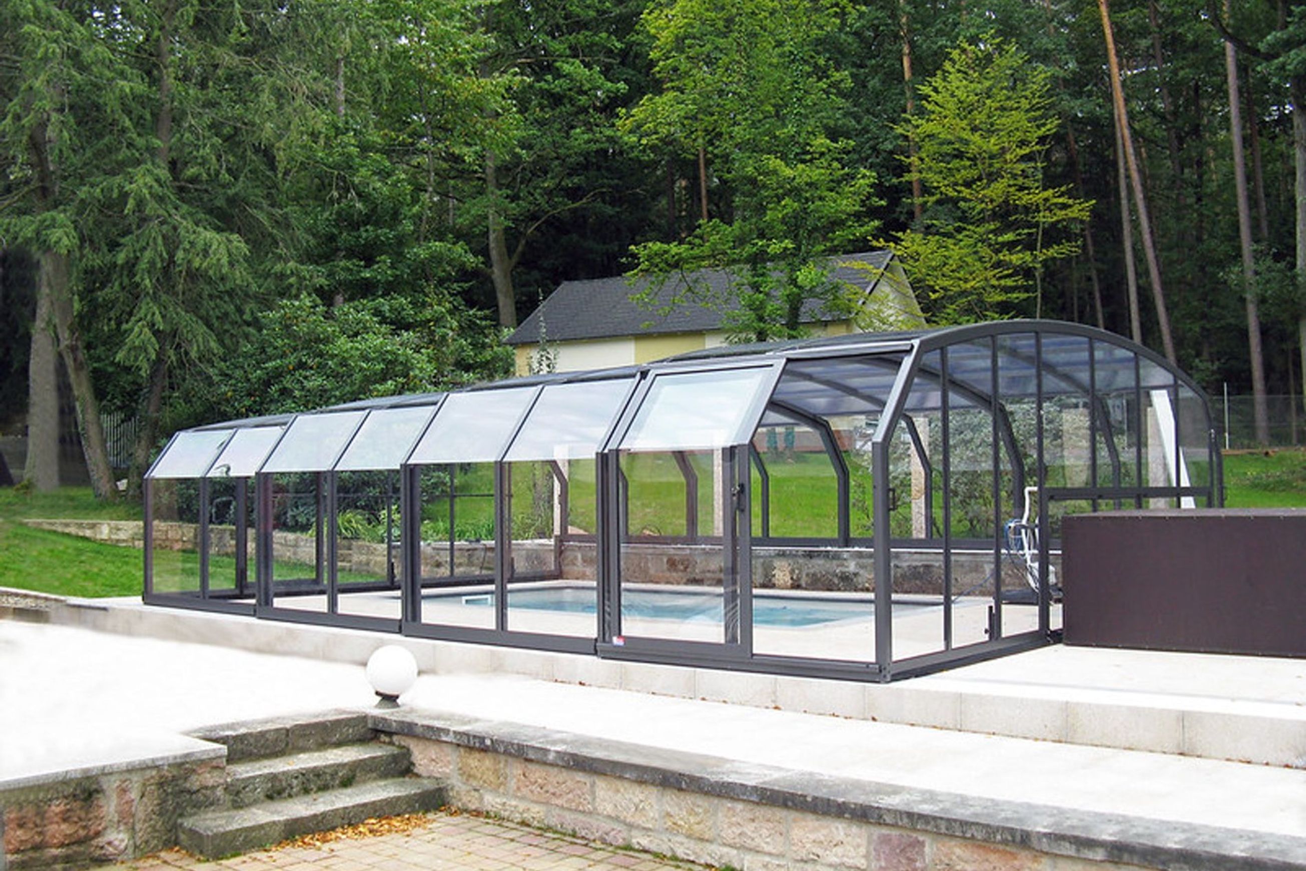 Oceanic High Pool Enclosure