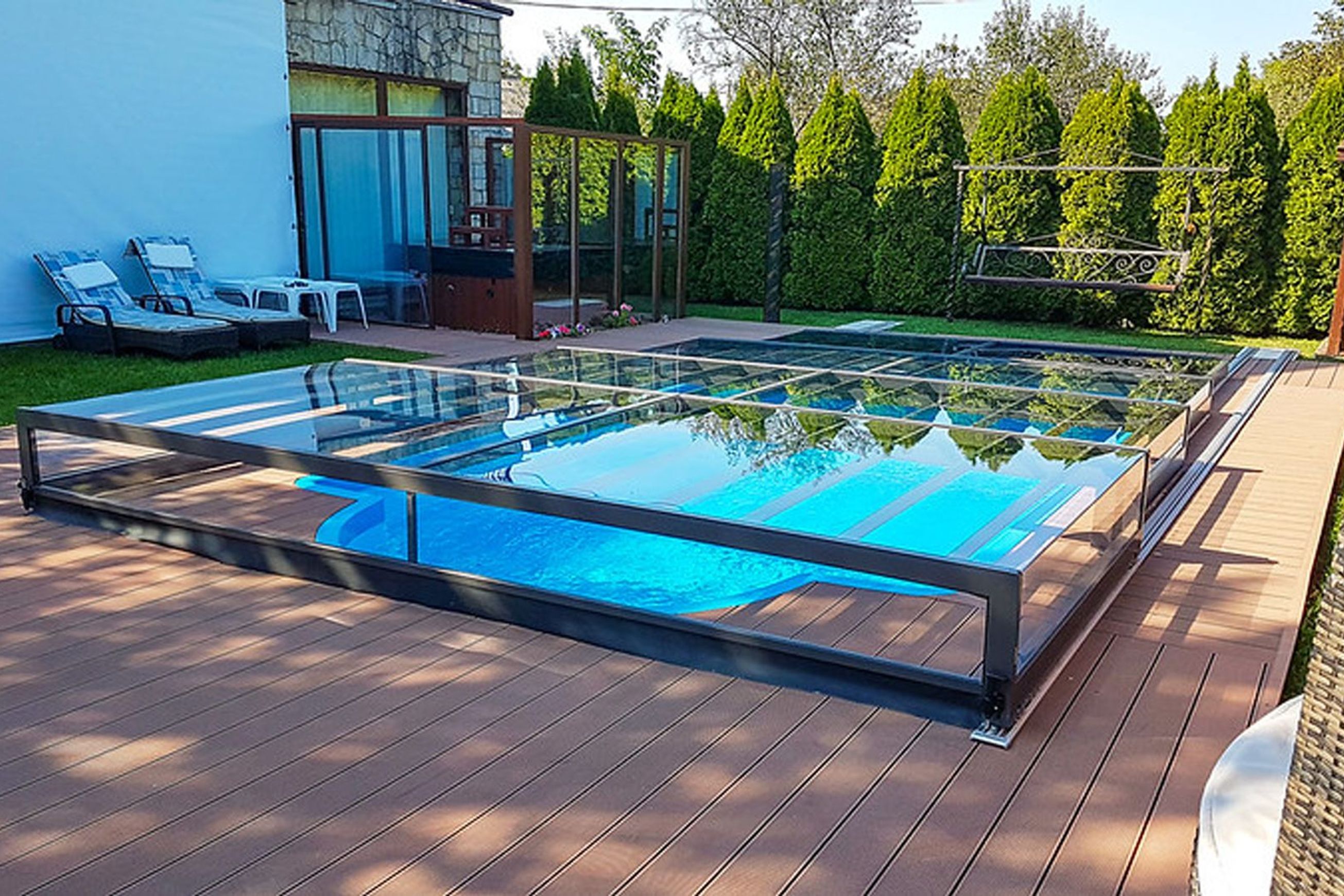 Champion Pool Enclosure