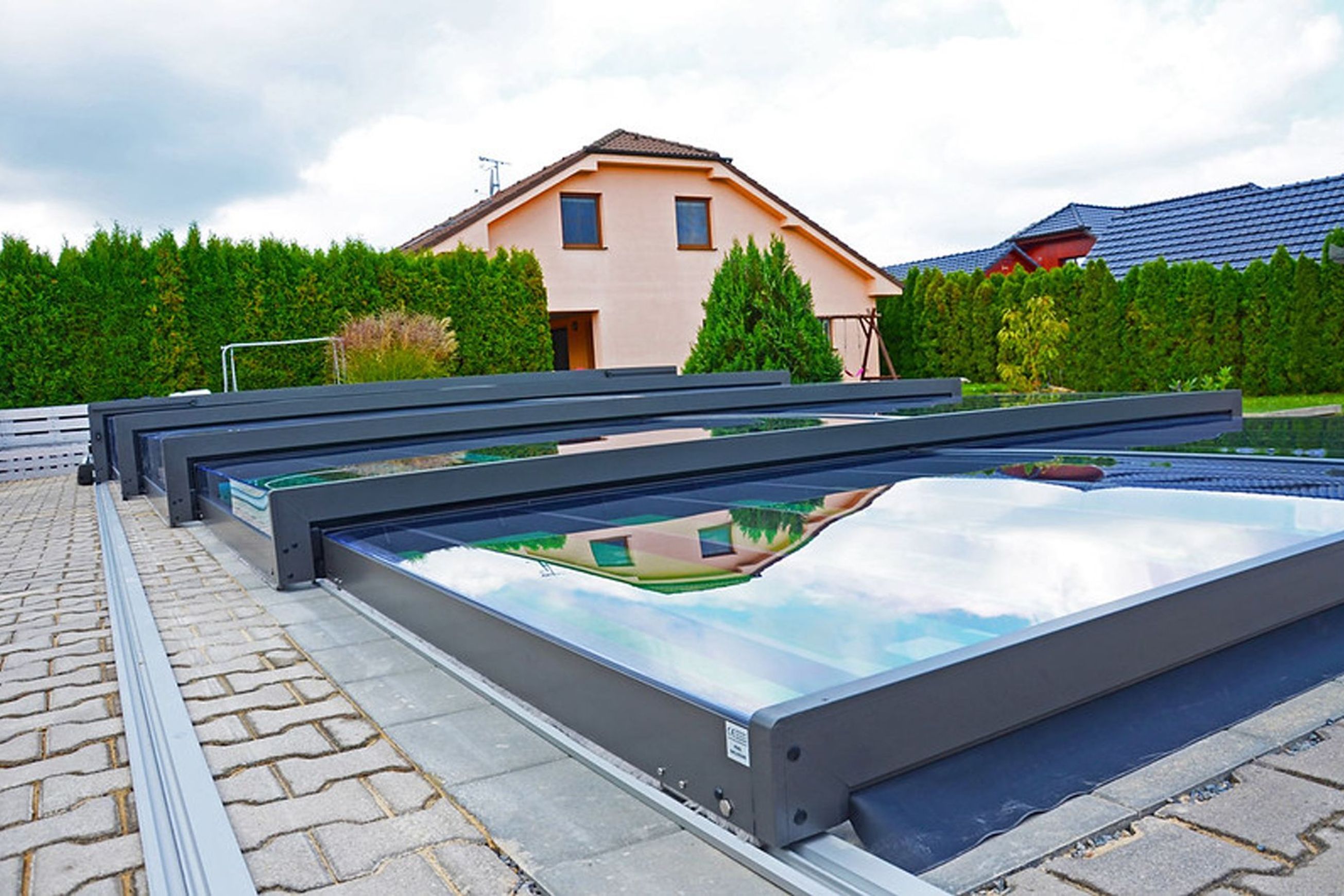 eChampion Pool Enclosure