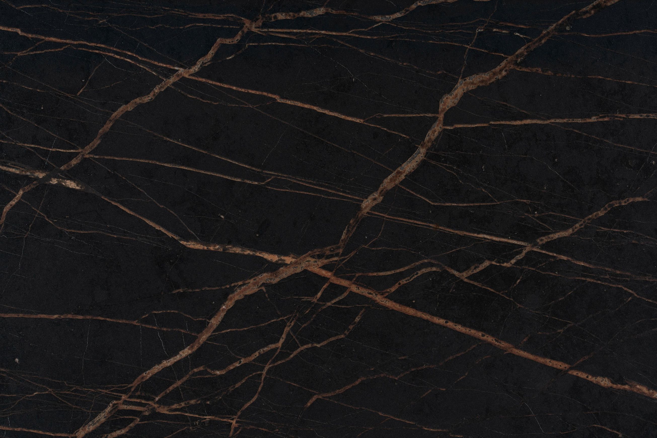 Dekton, Laurent