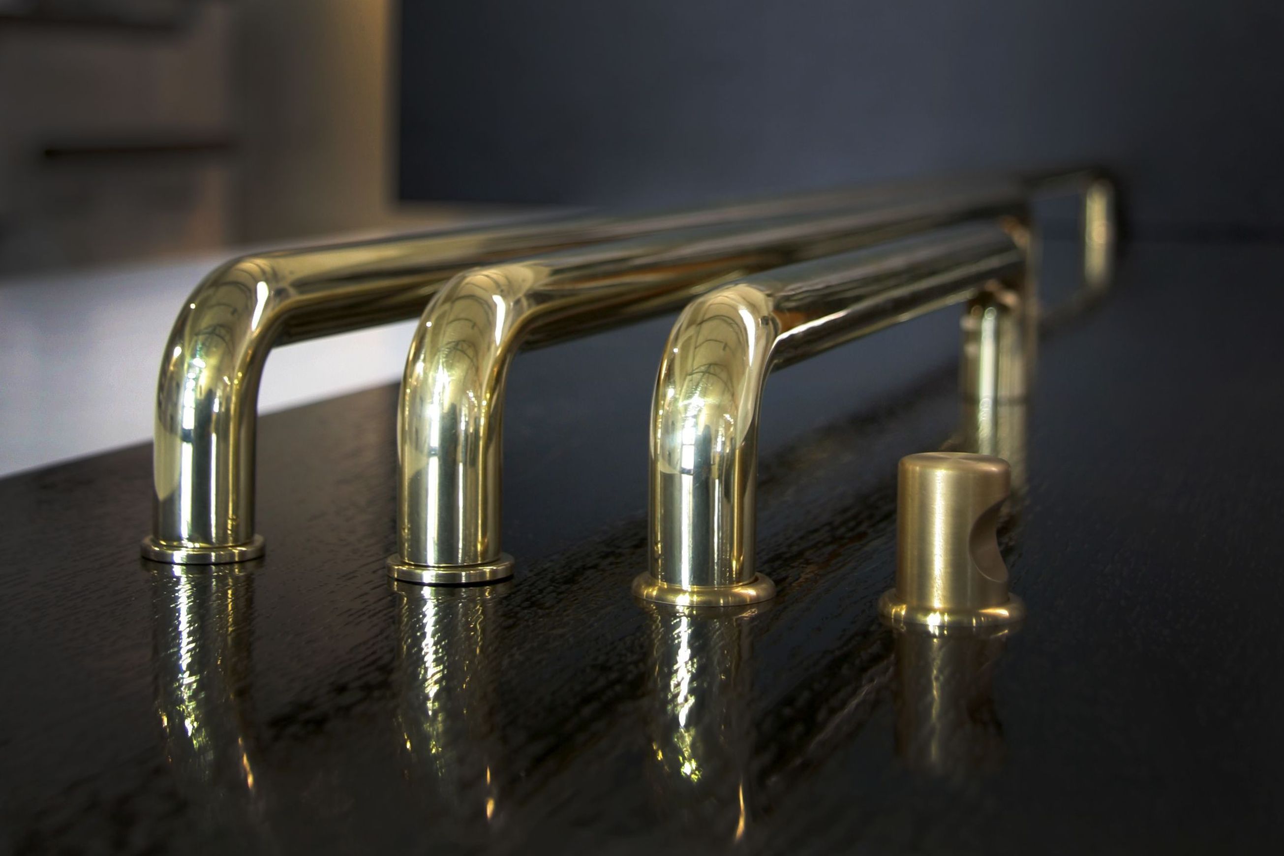 HB2200 Series D Pull Handles