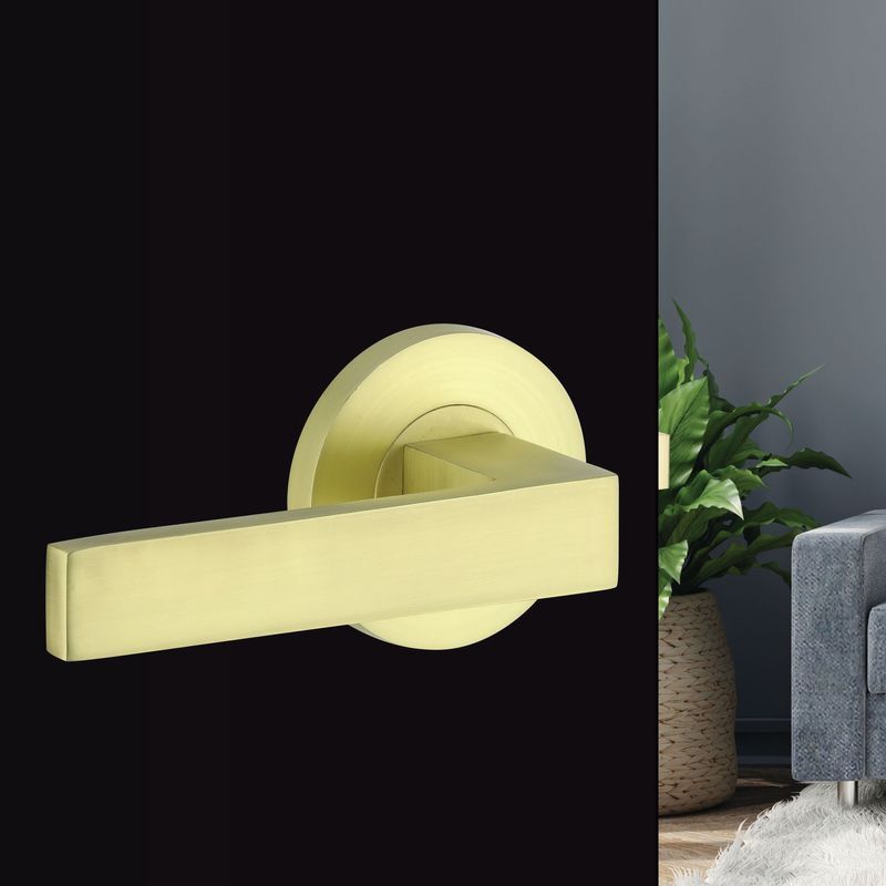 Linear Passage/Privacy Lever Handle 3580