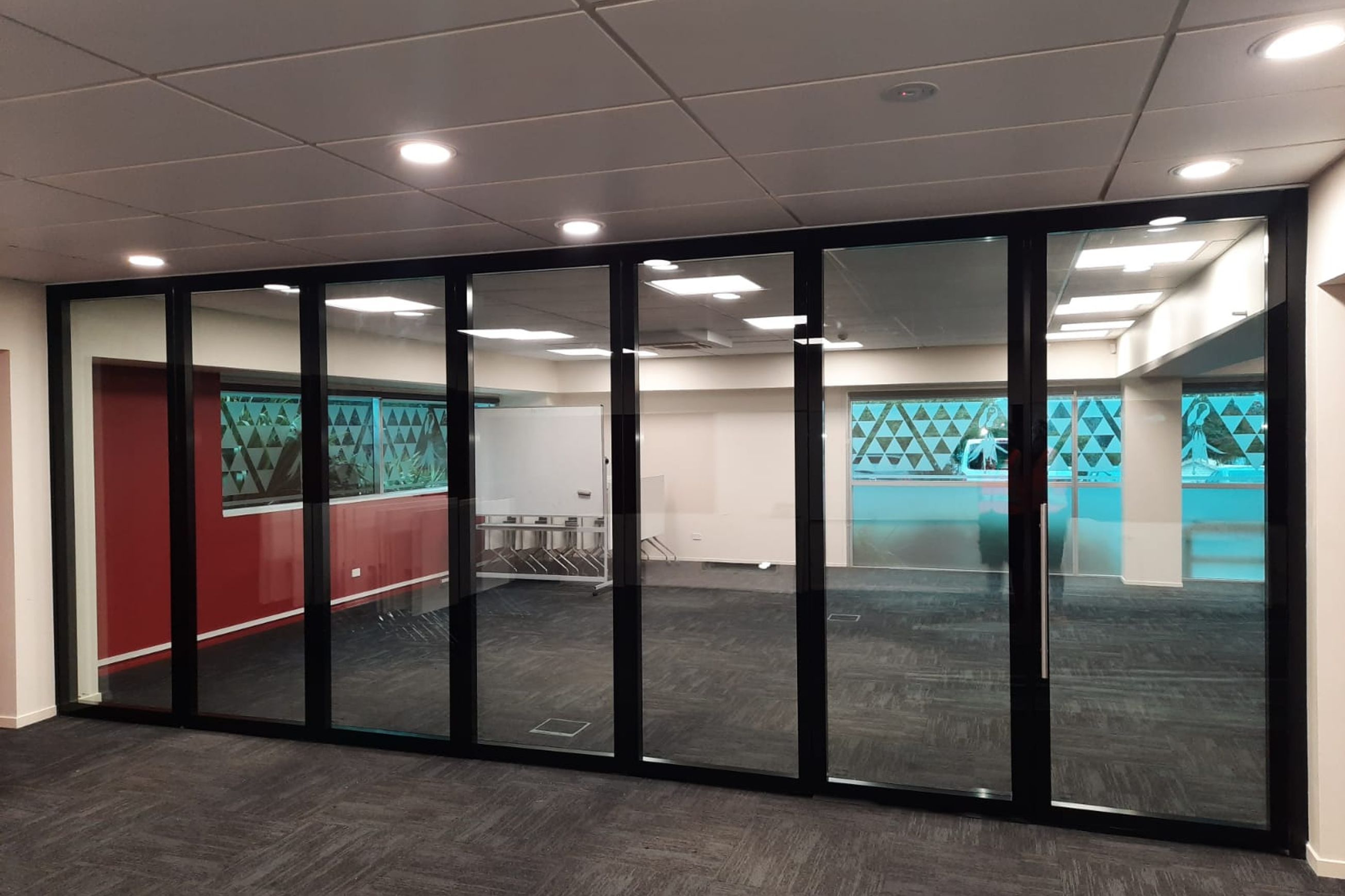 Acoustic Glass Operable Wall - GlassSeal 400