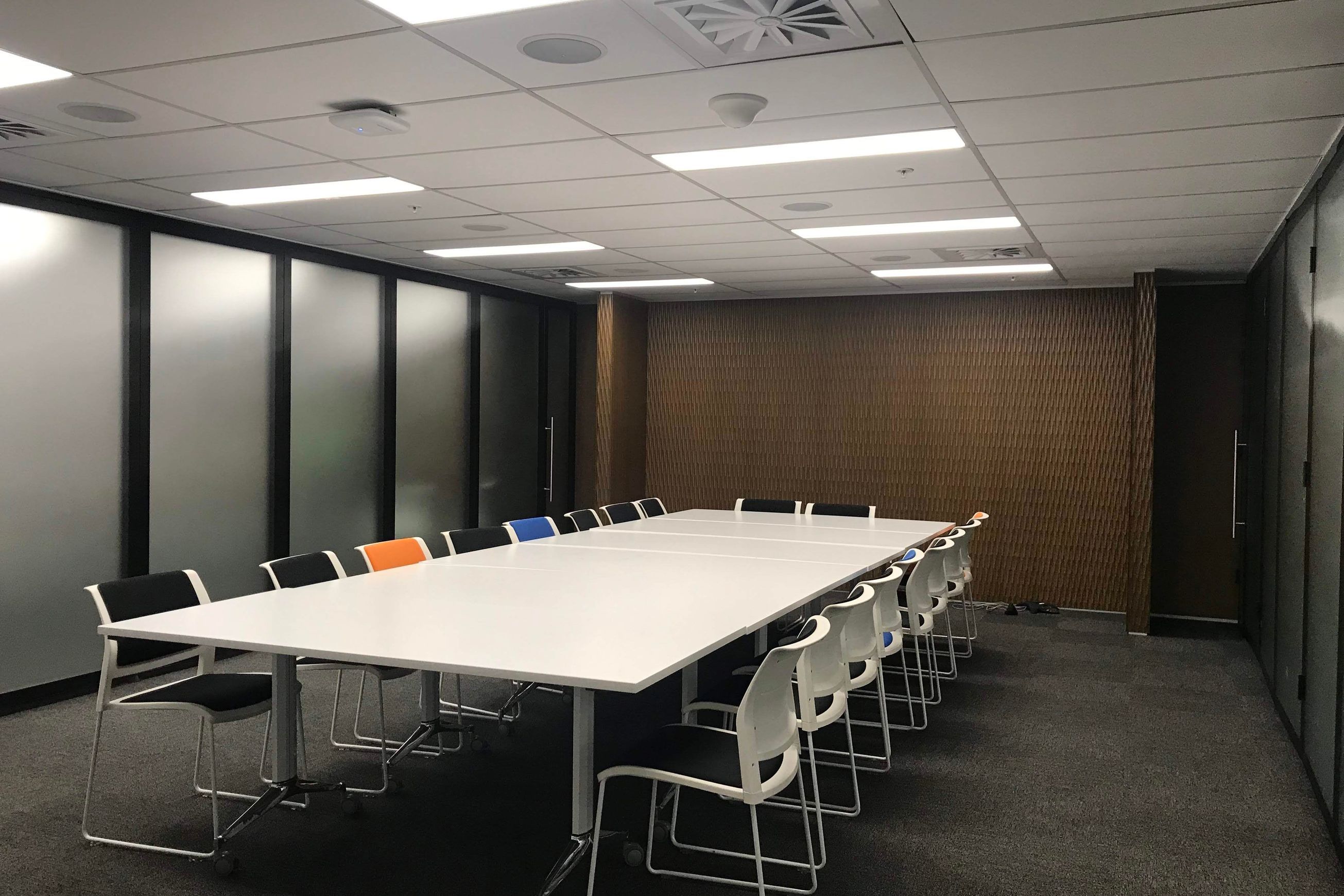 Acoustic Glass Operable Wall - GlassSeal 400