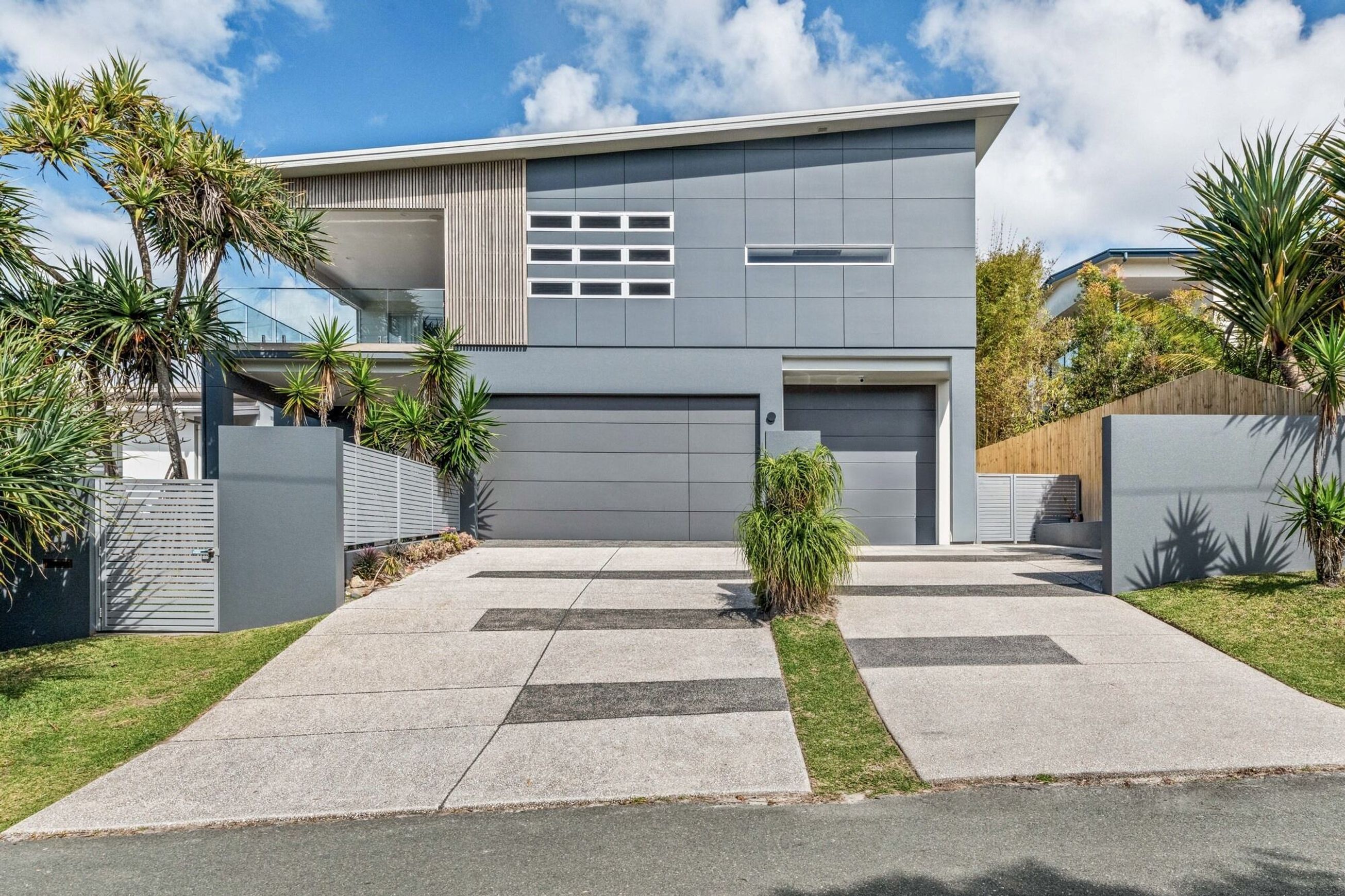 Danmar Doors | Speciality Garage Doors