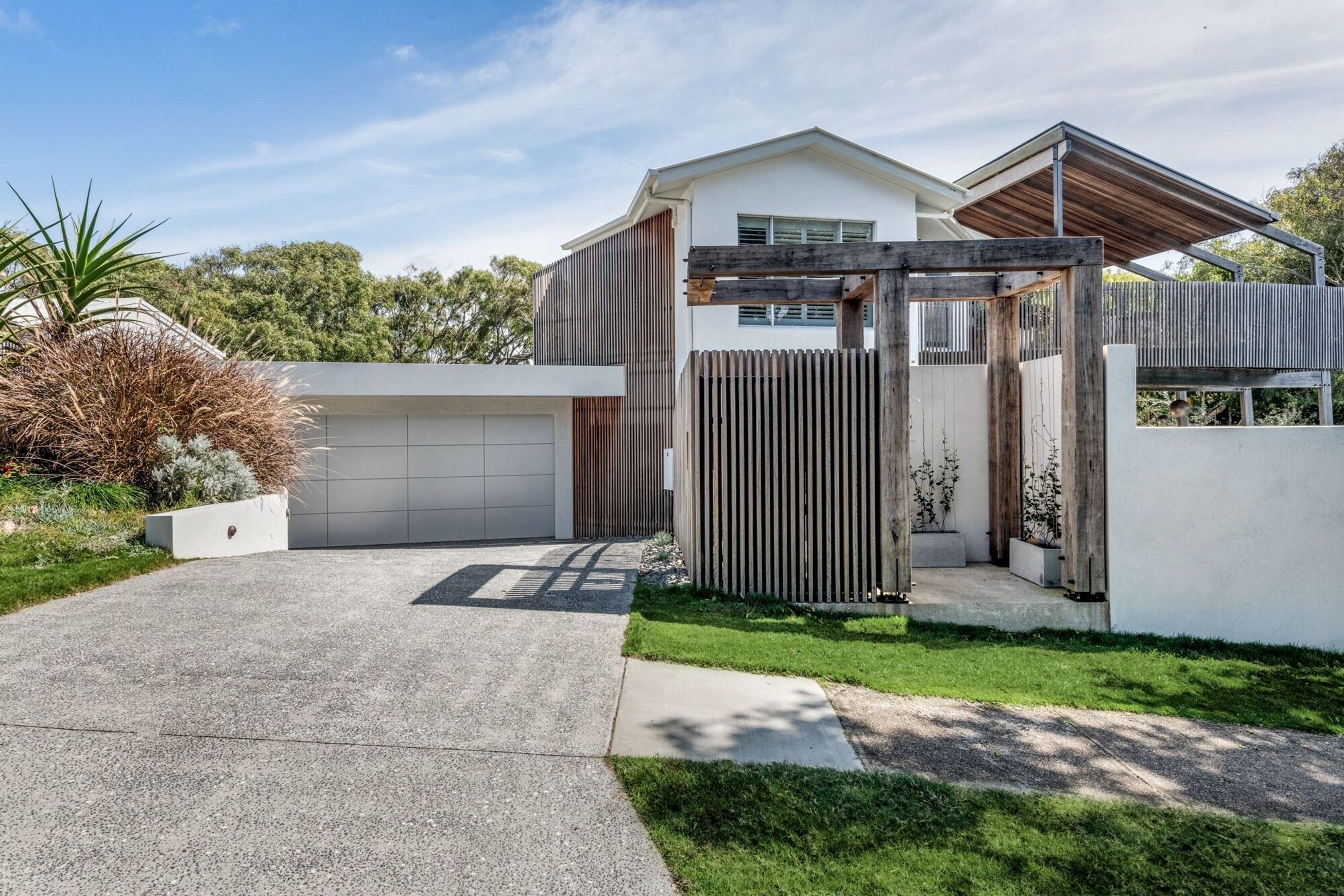 Danmar Doors | Speciality Garage Doors