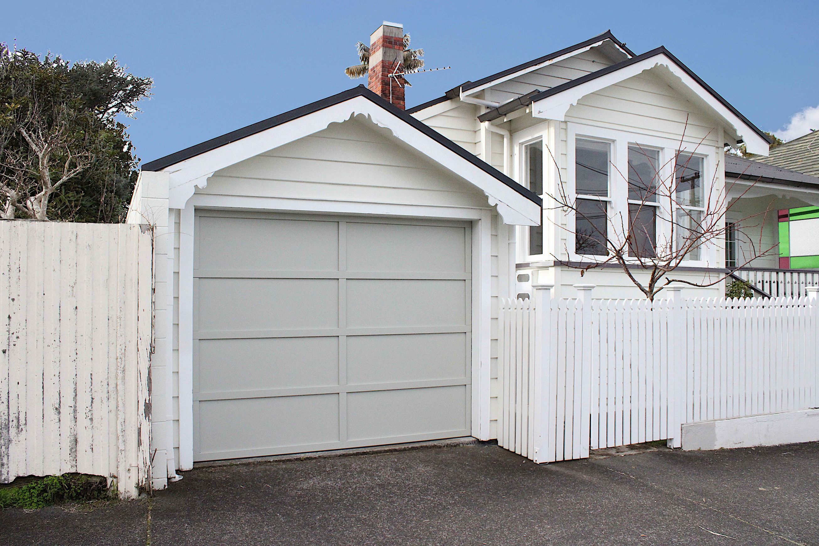 Aluminium Board & Batten Garage Door