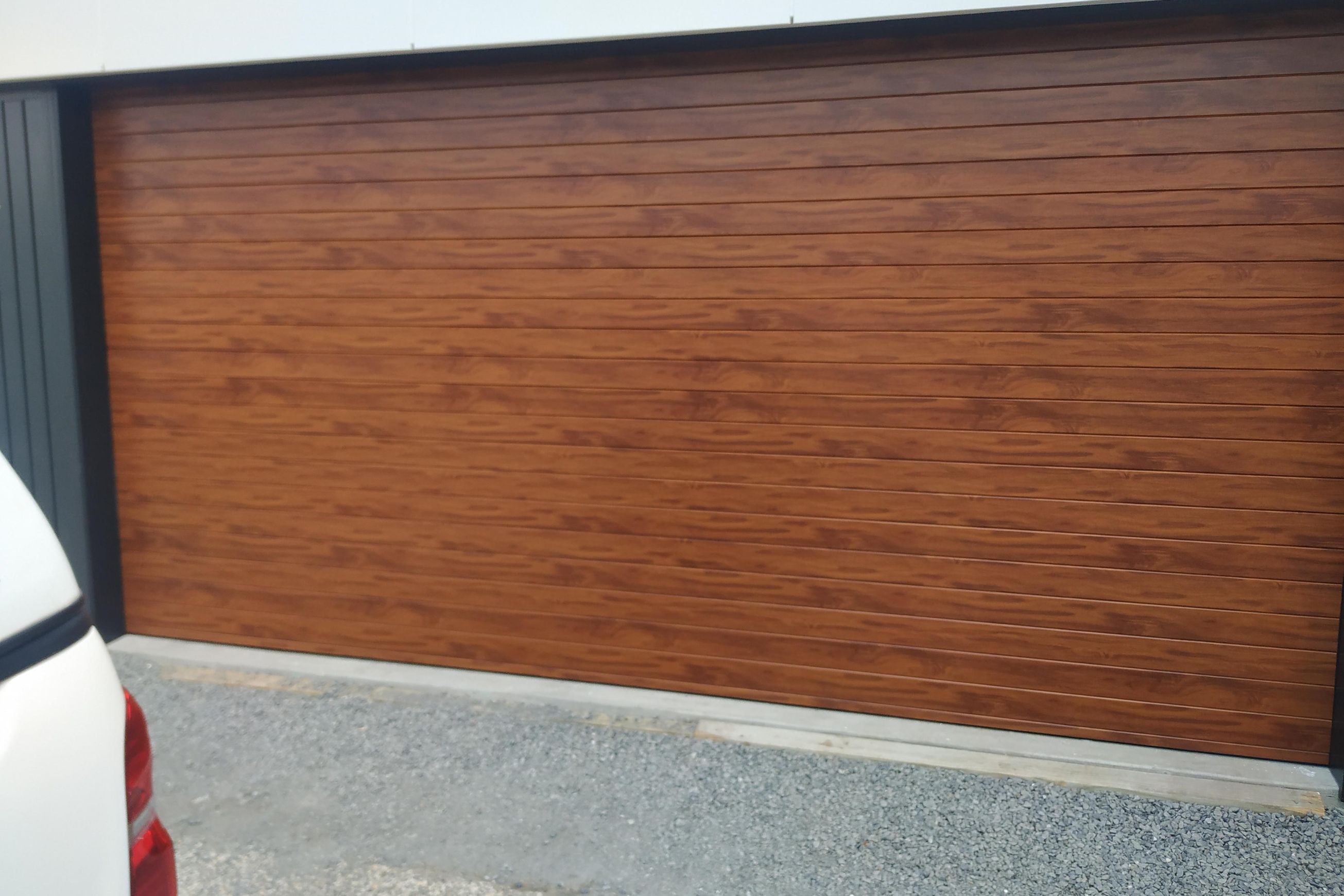 Metwood Aluminium Craftsman Garage Door