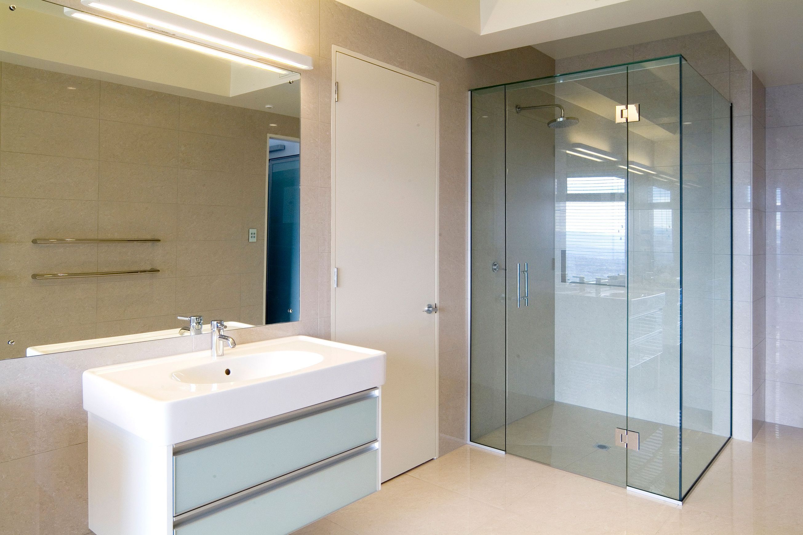 AquaPane | Glass Showers