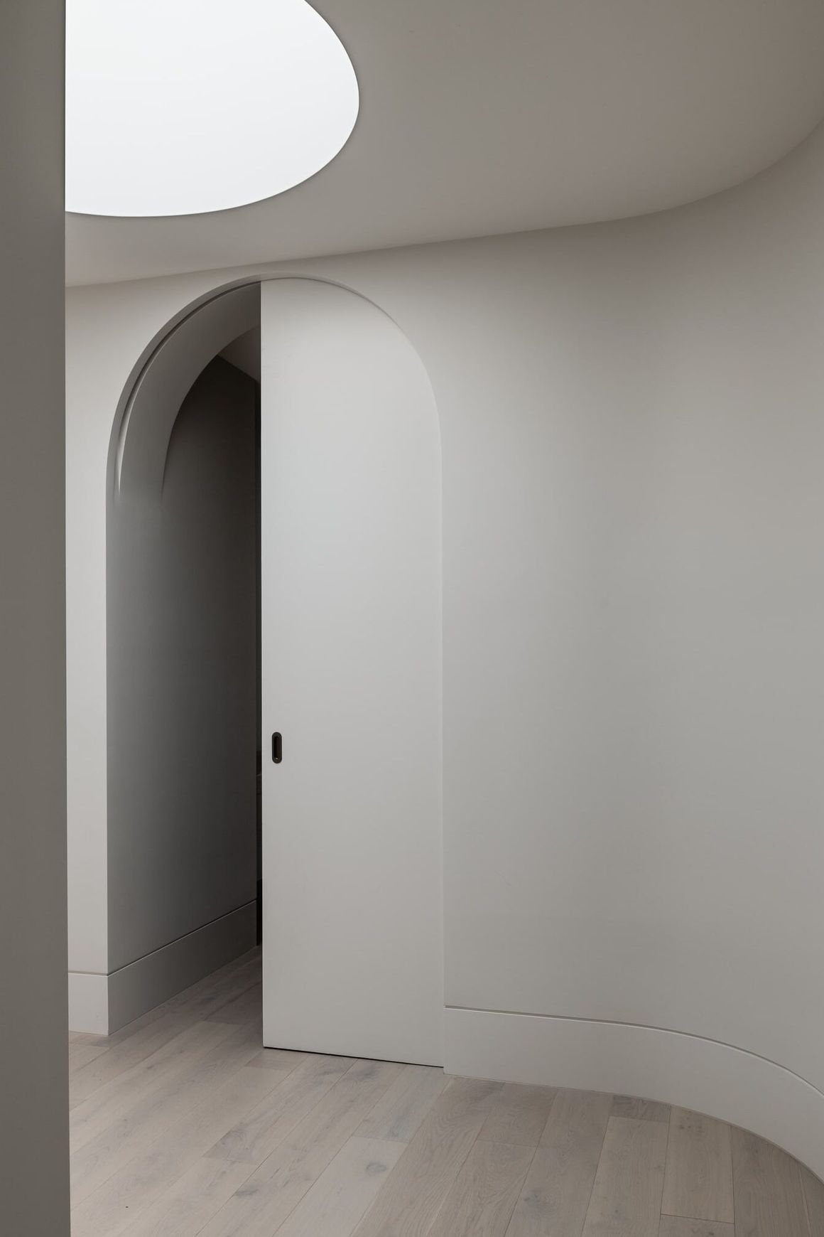 Intrim SK800 Shadowline® Skirting System