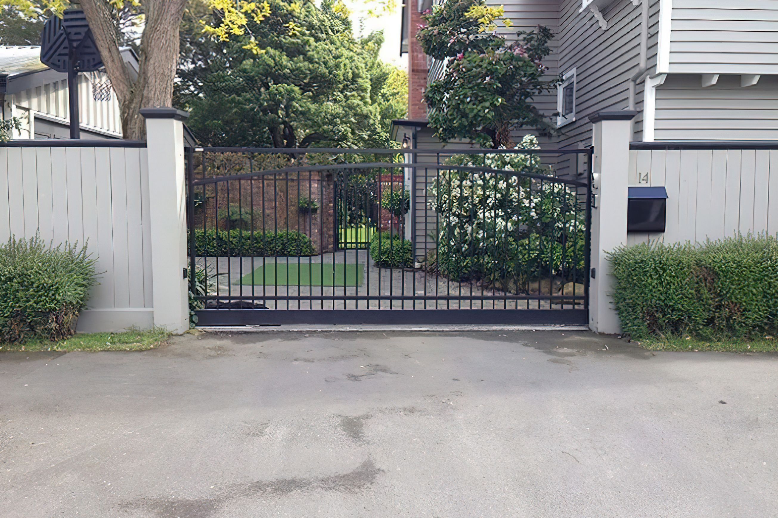 Tubular Driveway Gates