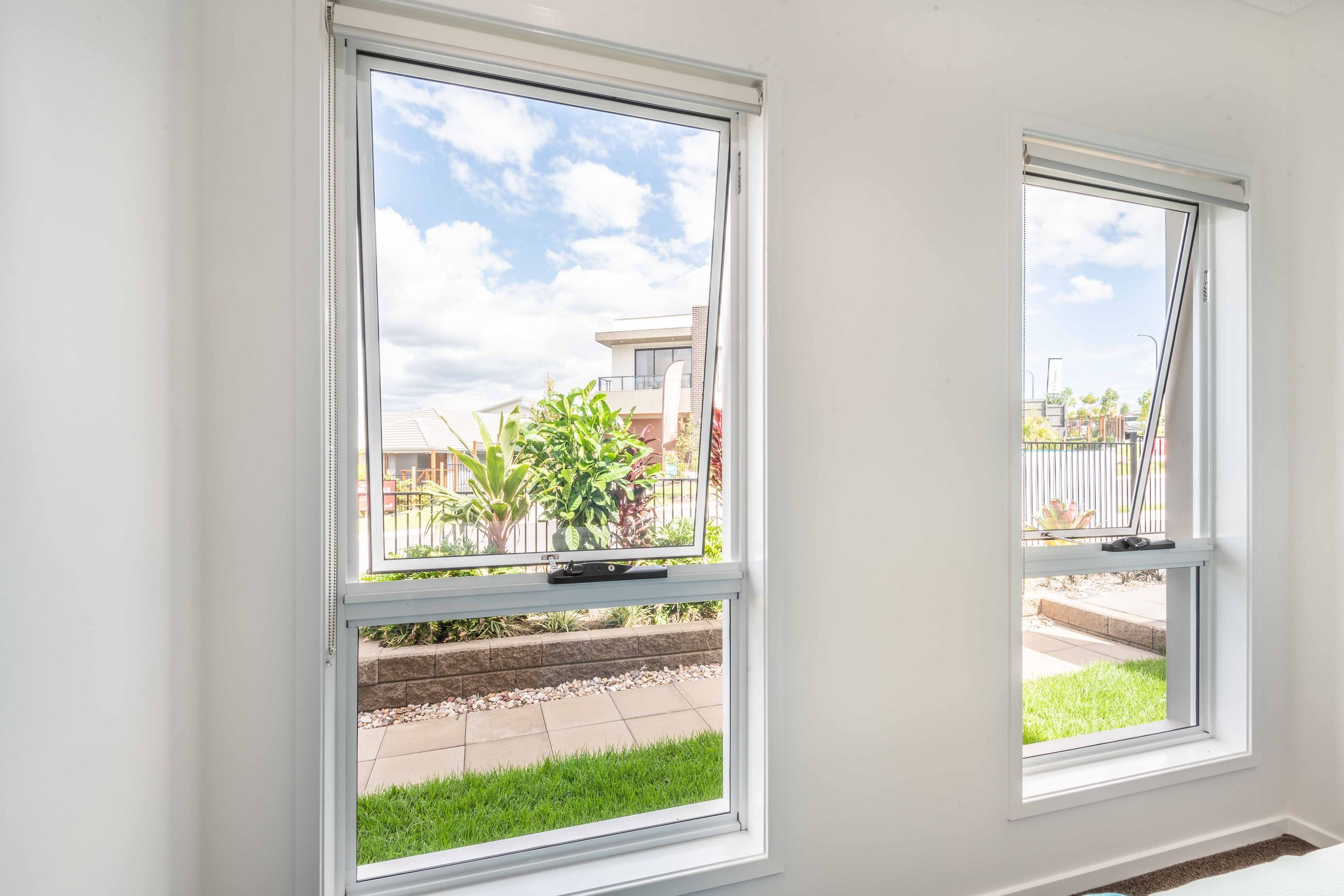 Vantage | Series 516 | Awning/Casement/Fixed Window