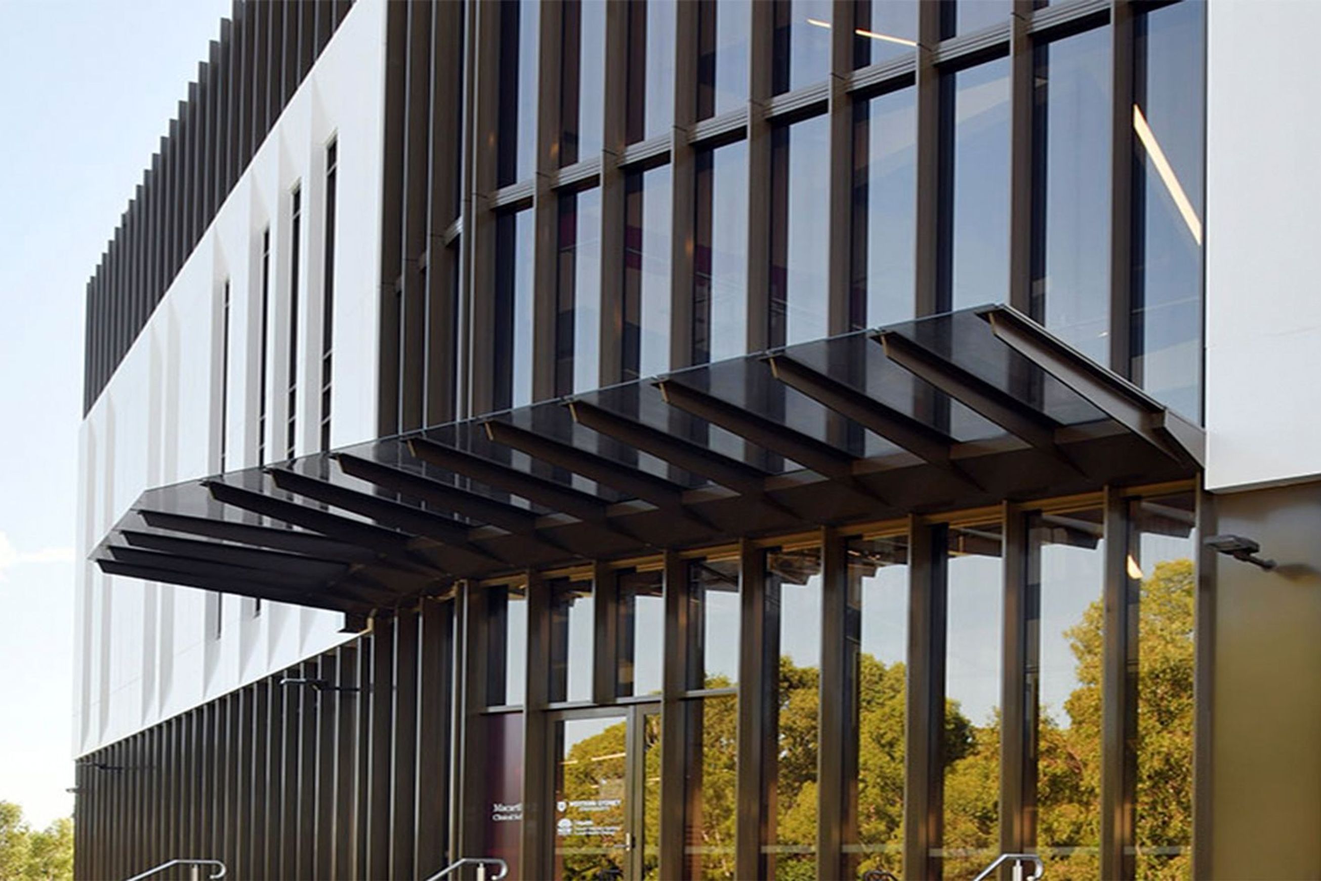 Elevate | Series 826 | Thermally Broken 150mm Framing
