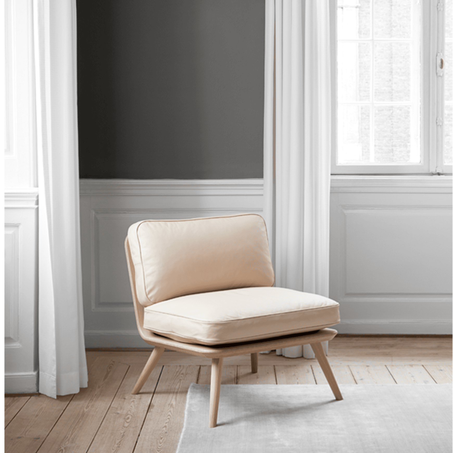 Spine Lounge Suite Chair Petit by Fredericia
