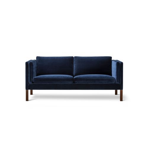 Mogensen 2335 2.5-seat Sofa by Fredericia