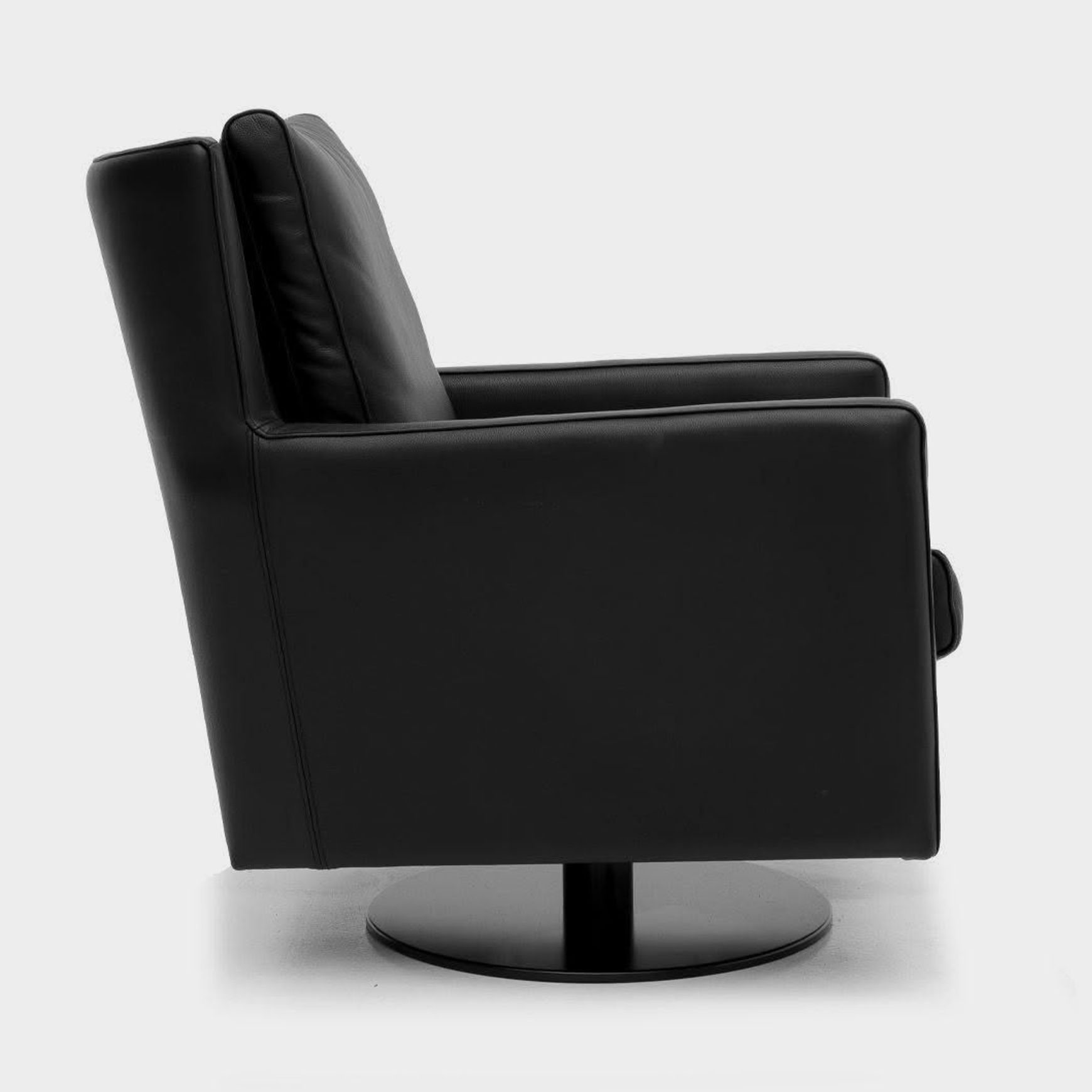 Coupe Swivel Armchair