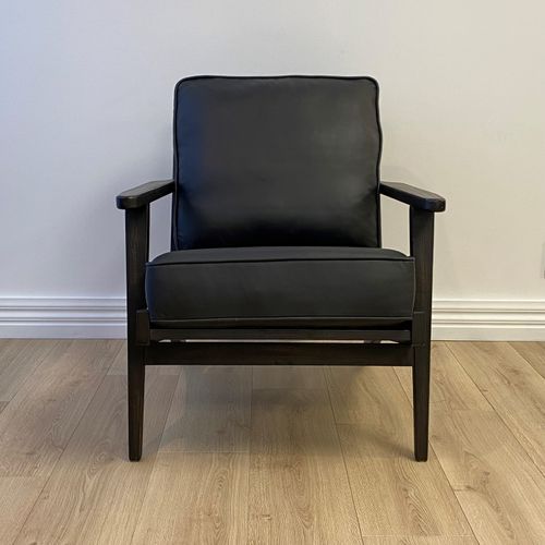 Lodge Armchair - Black Leather | Vintage Black Frame