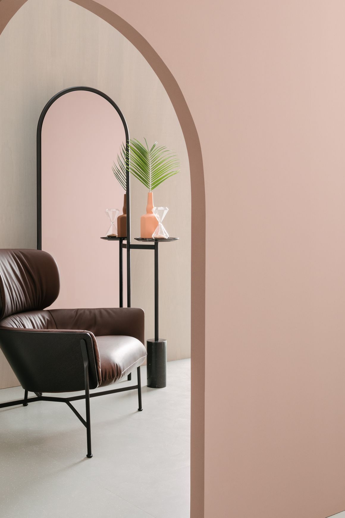Caristo Low Back Leather | Armchair