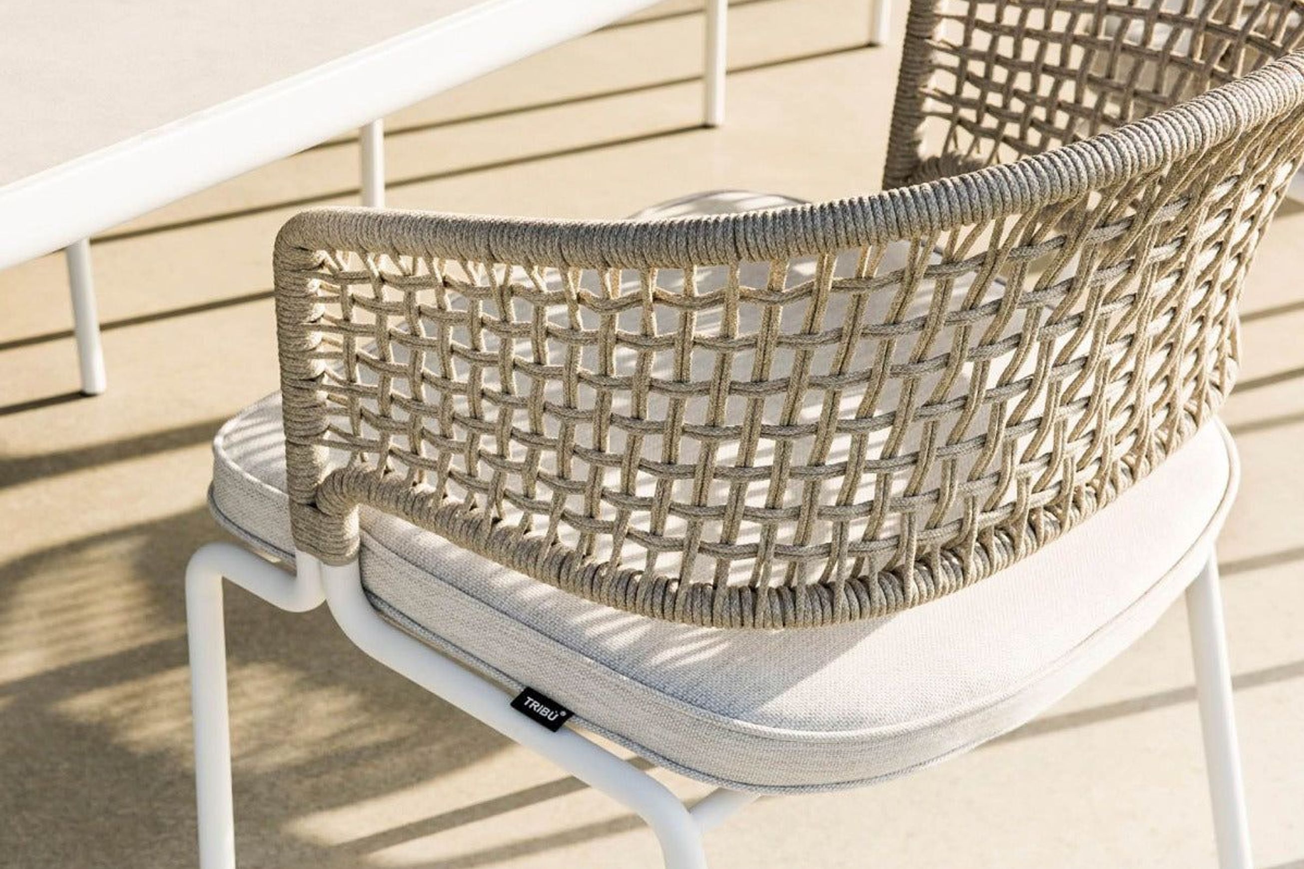 Contour | Armchair