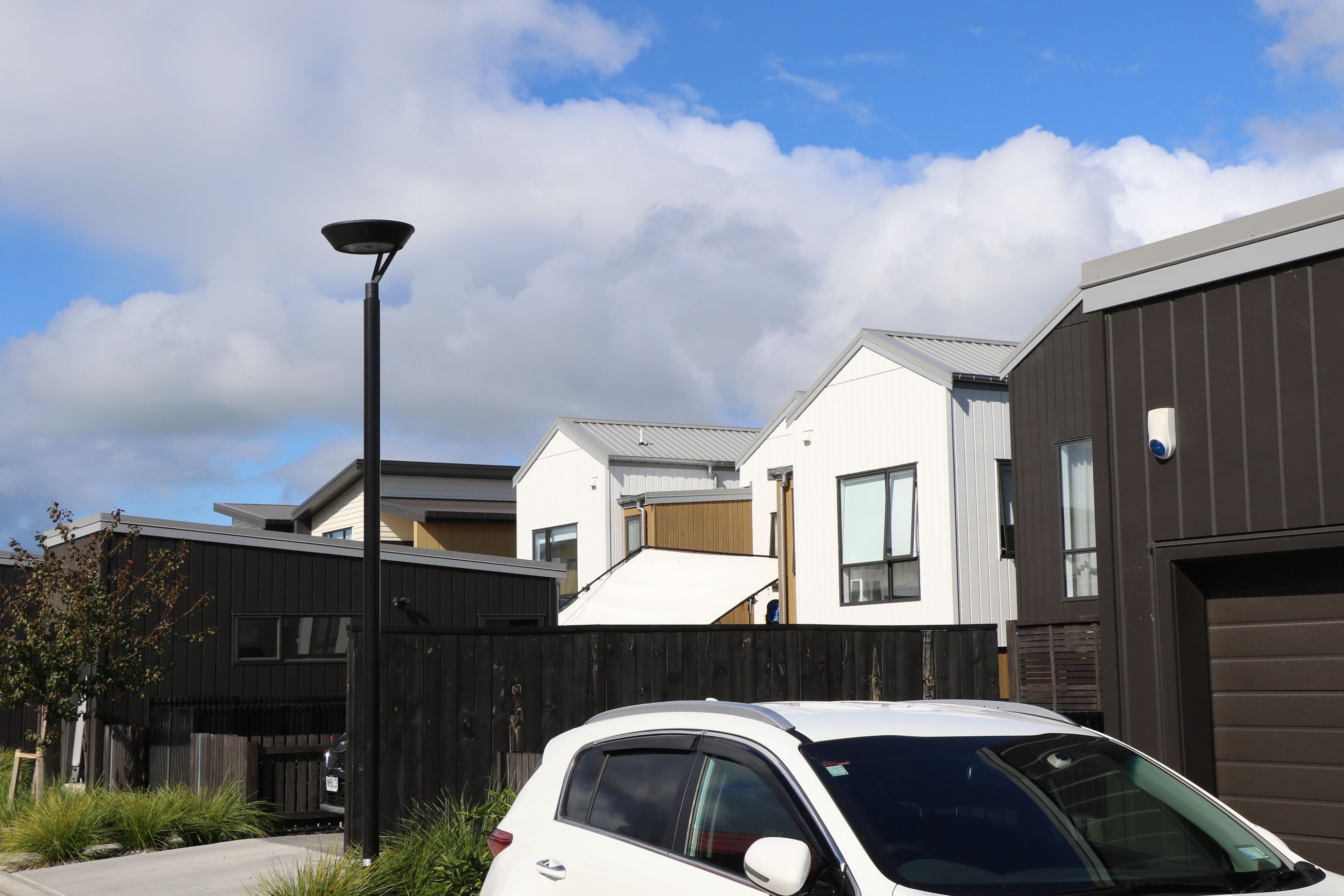 Sentry Solar Light - Pole Top 008V