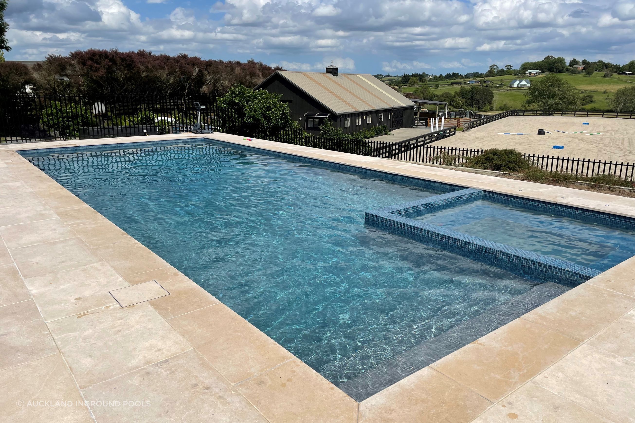 Custom Pool & Spa 