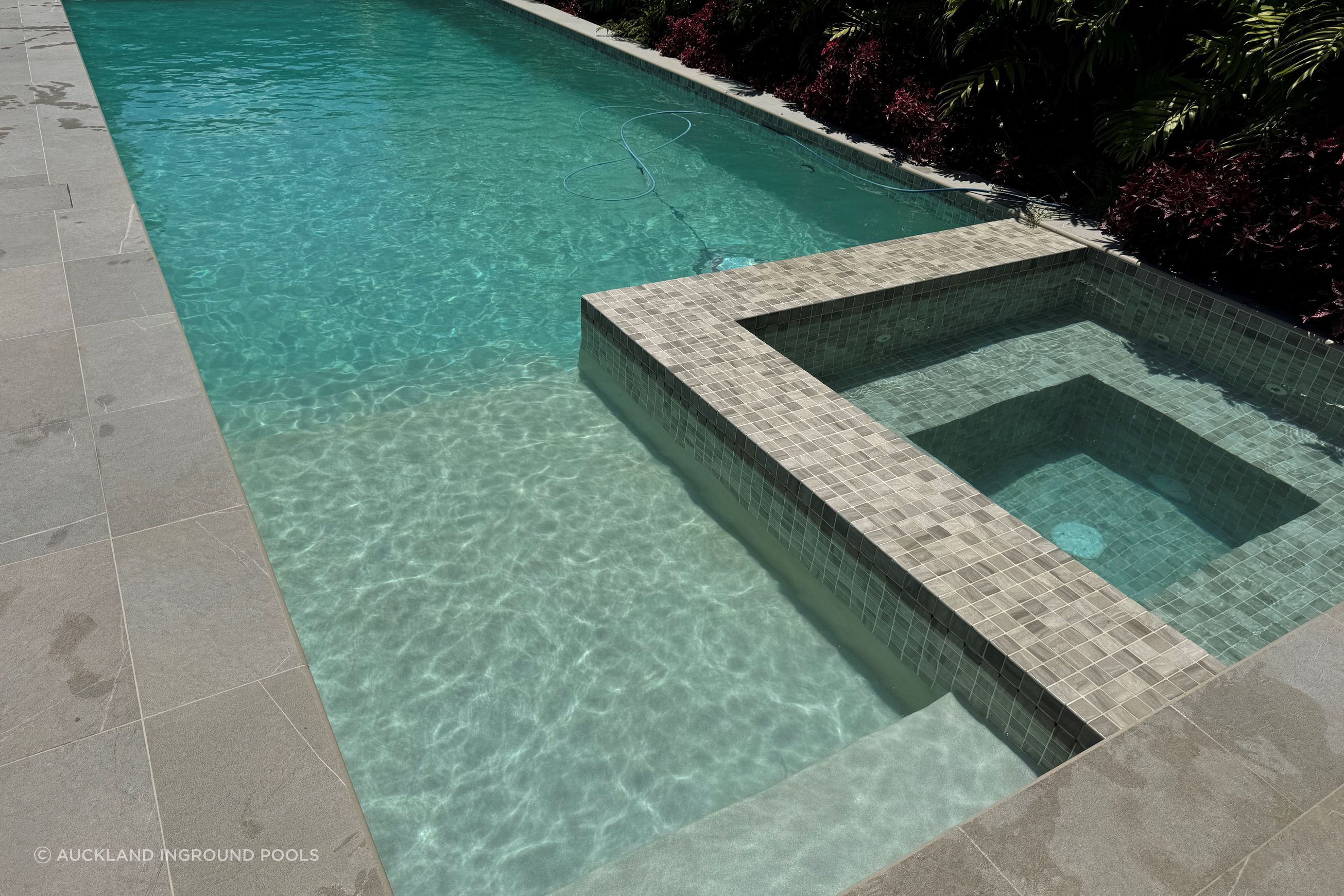 Custom Pool & Spa 